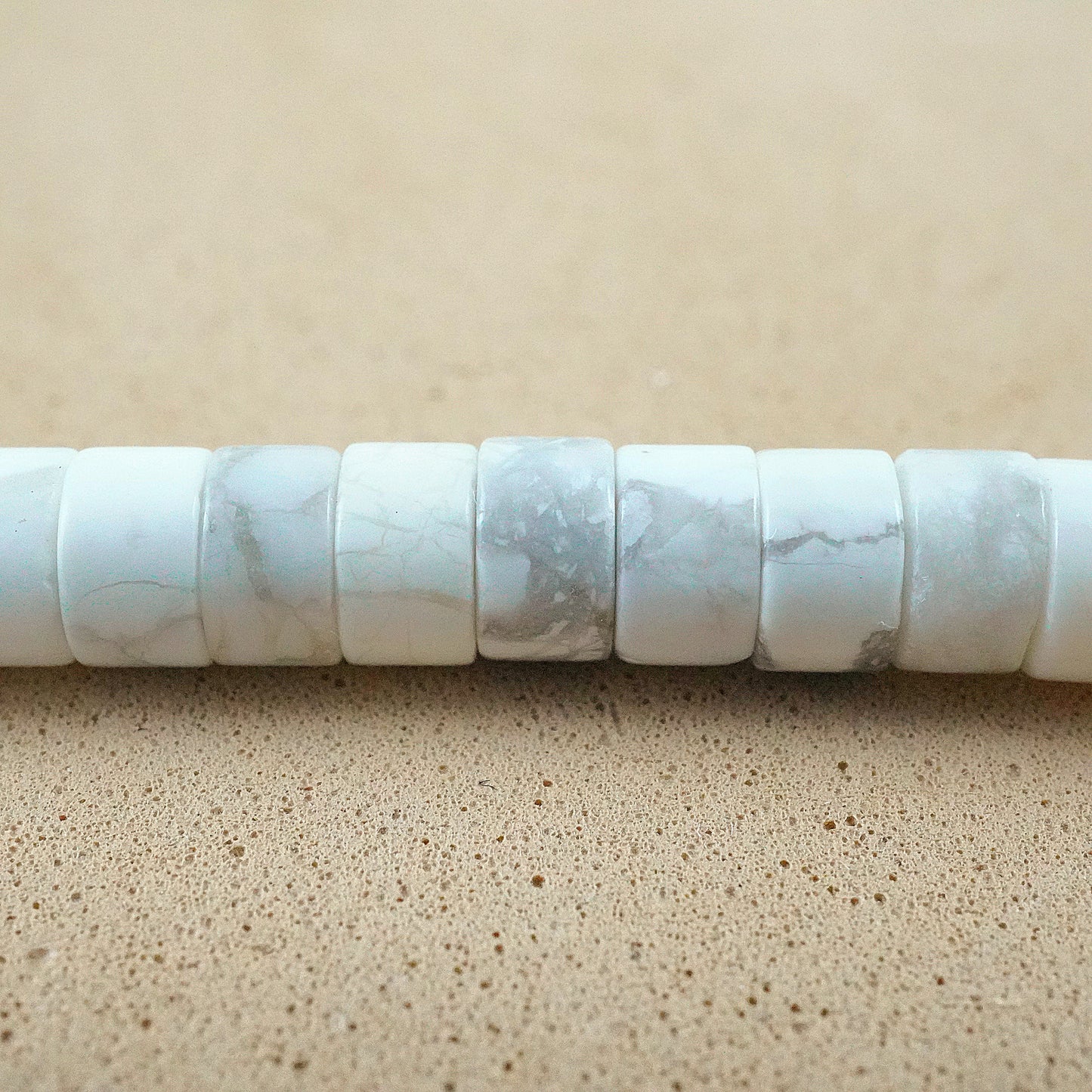 Howlite (Heishe)(Smooth)(4mm)(15"Strand)