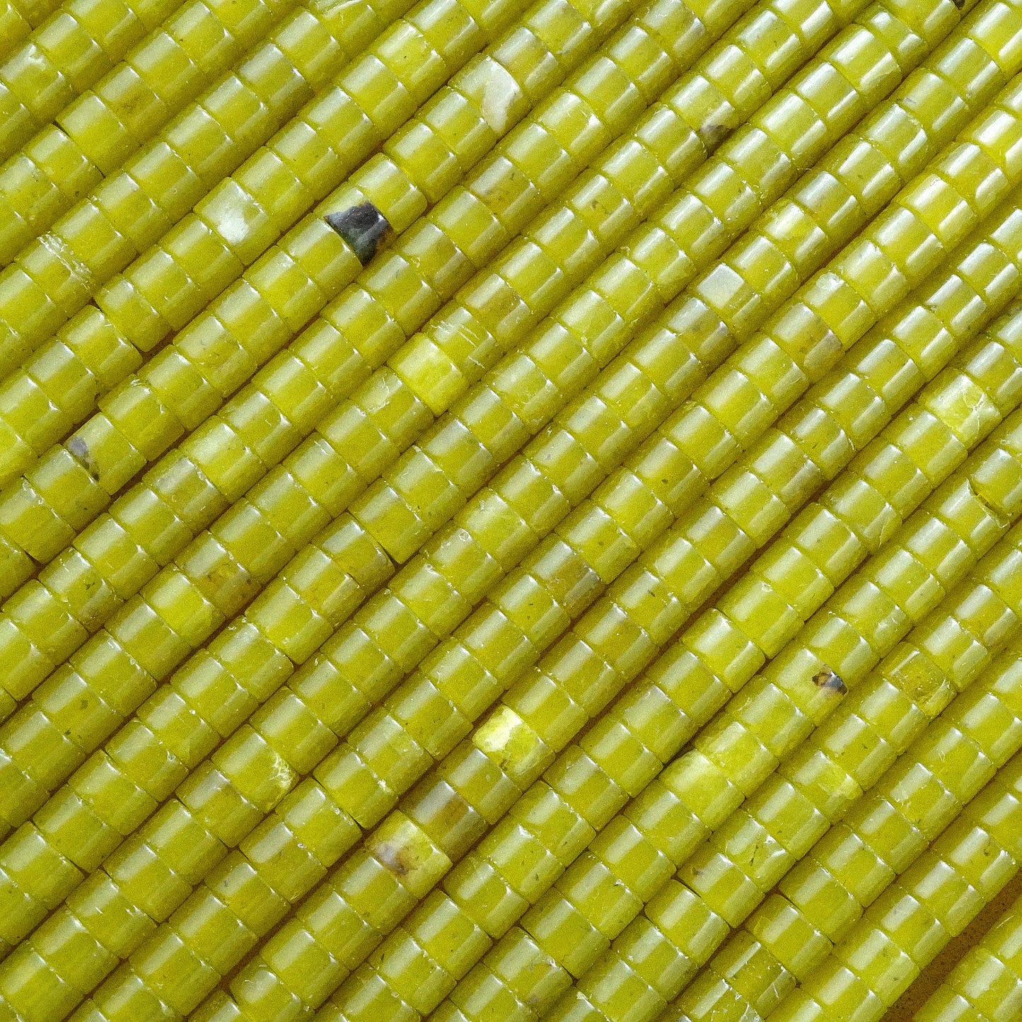 Olive Jade (Heishe)(Smooth)(4mm)(15"Strand)