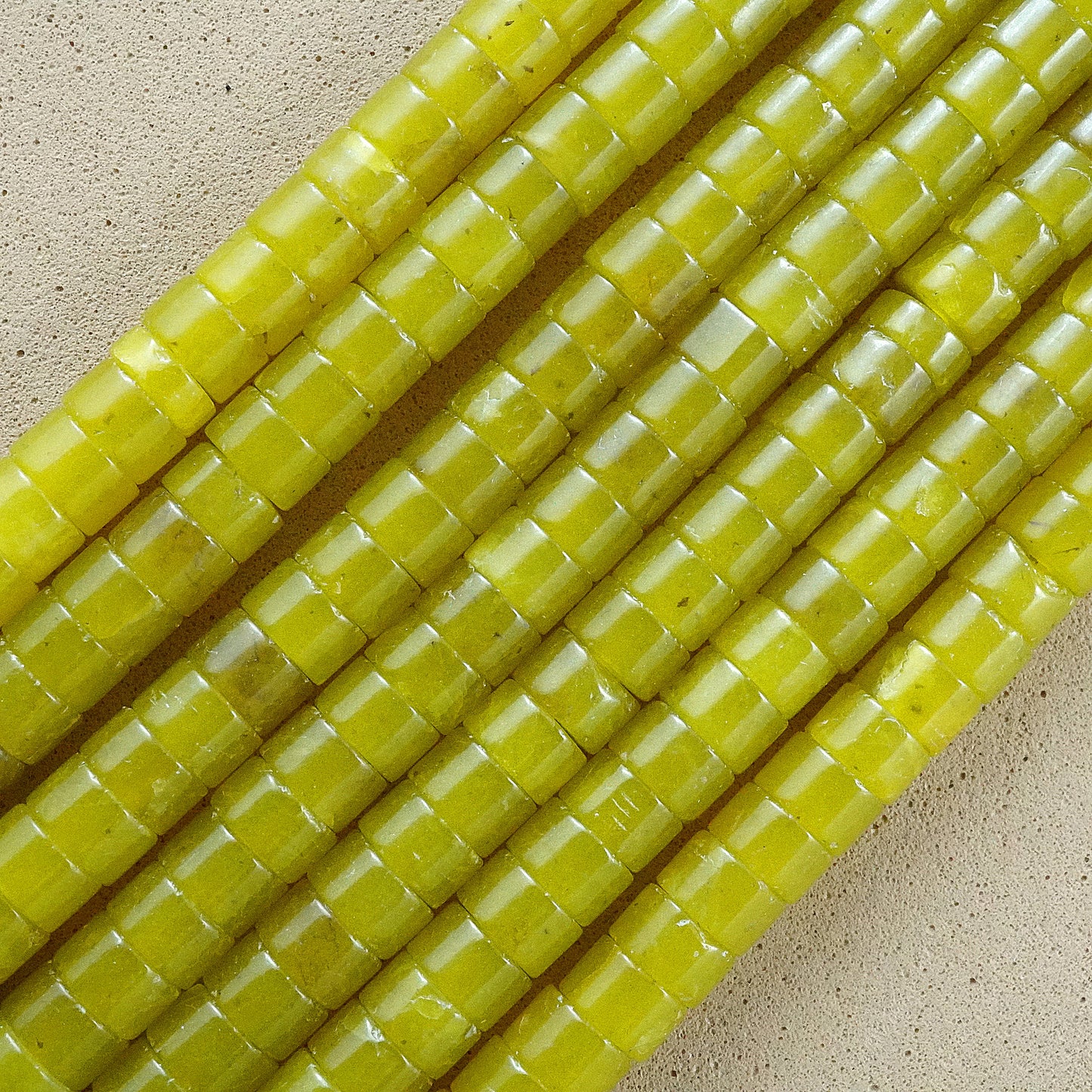 Olive Jade (Heishe)(Smooth)(4mm)(15"Strand)