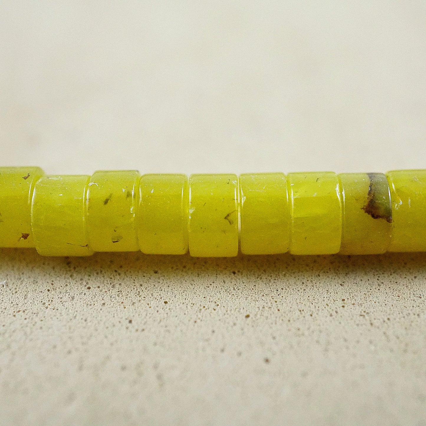 Olive Jade (Heishe)(Smooth)(4mm)(15"Strand)