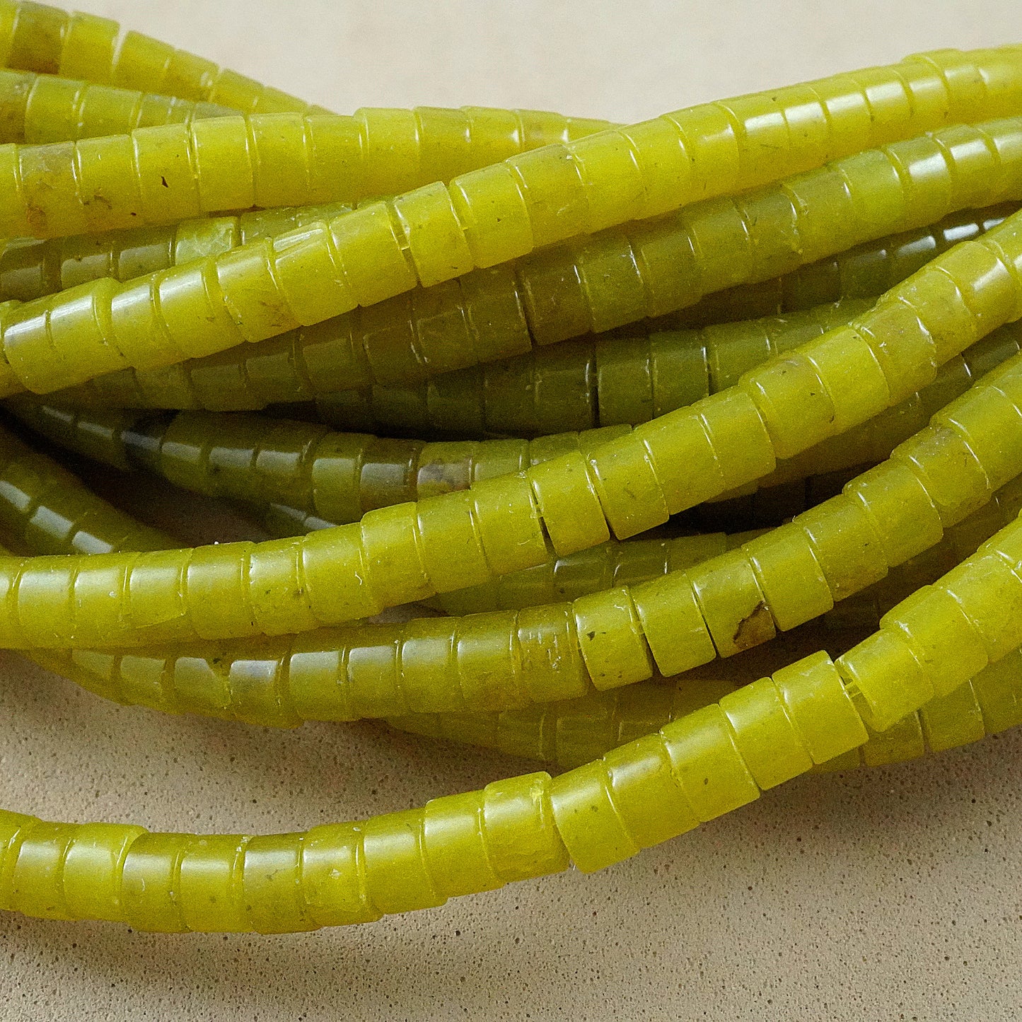 Olive Jade (Heishe)(Smooth)(4mm)(15"Strand)