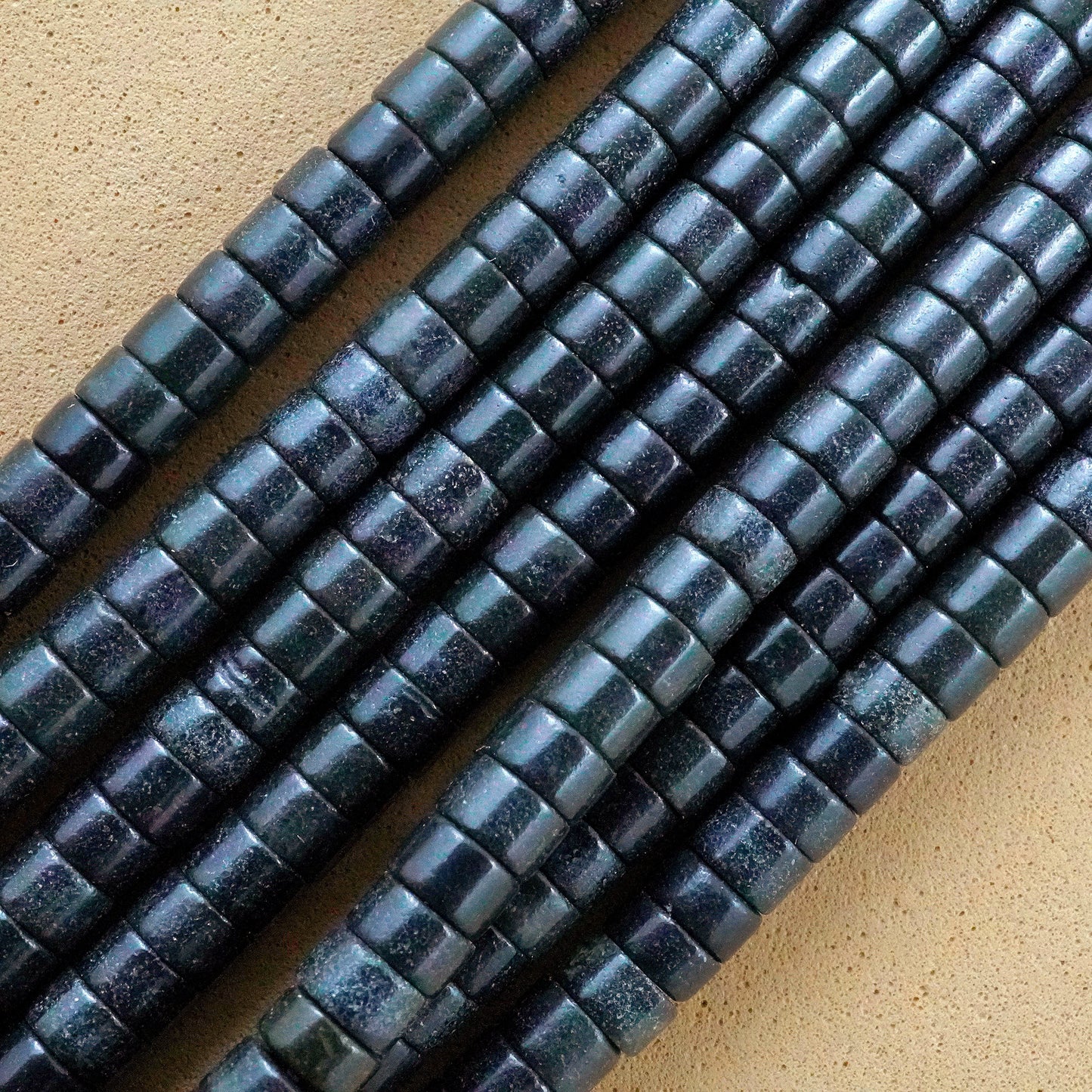 Black Onyx (Heishe)(Smooth)(4mm)(15"Strand)
