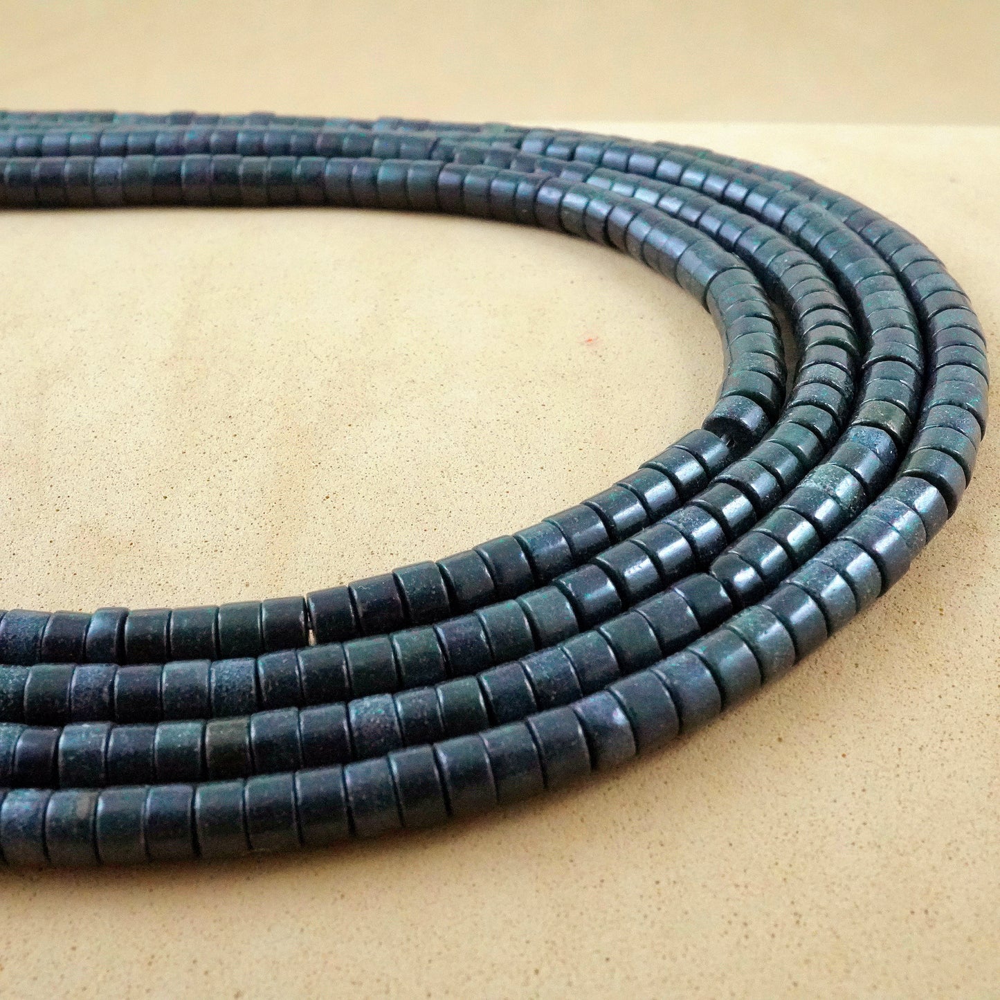 Black Onyx (Heishe)(Smooth)(4mm)(15"Strand)