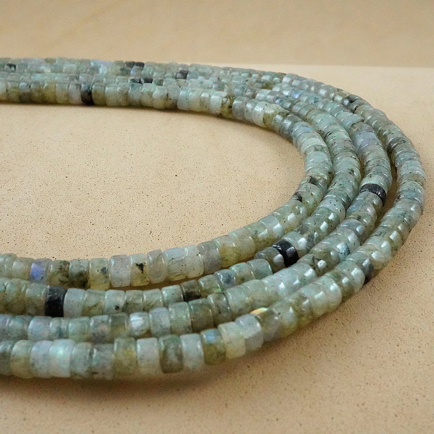 Labradorite (Heishe)(Smooth)(4mm)(15"Strand)
