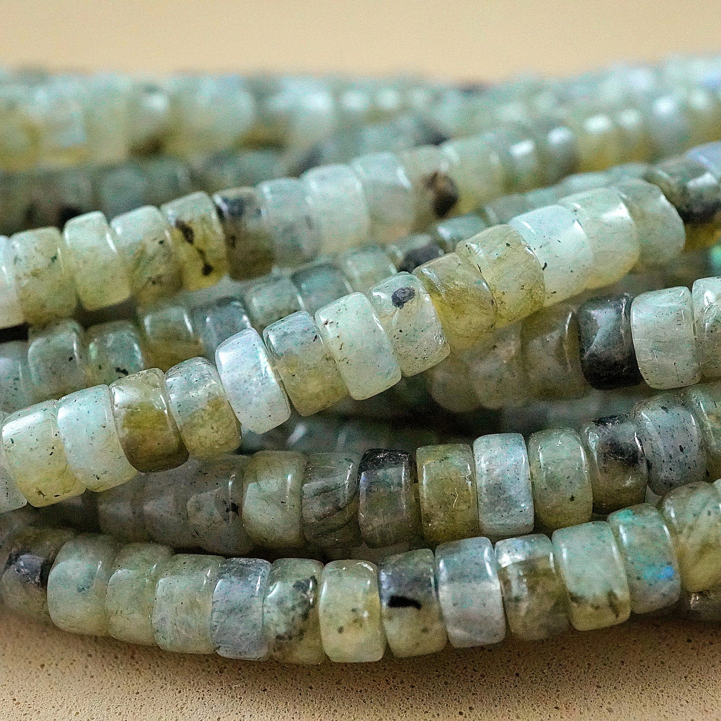 Labradorite (Heishe)(Smooth)(4mm)(15"Strand)