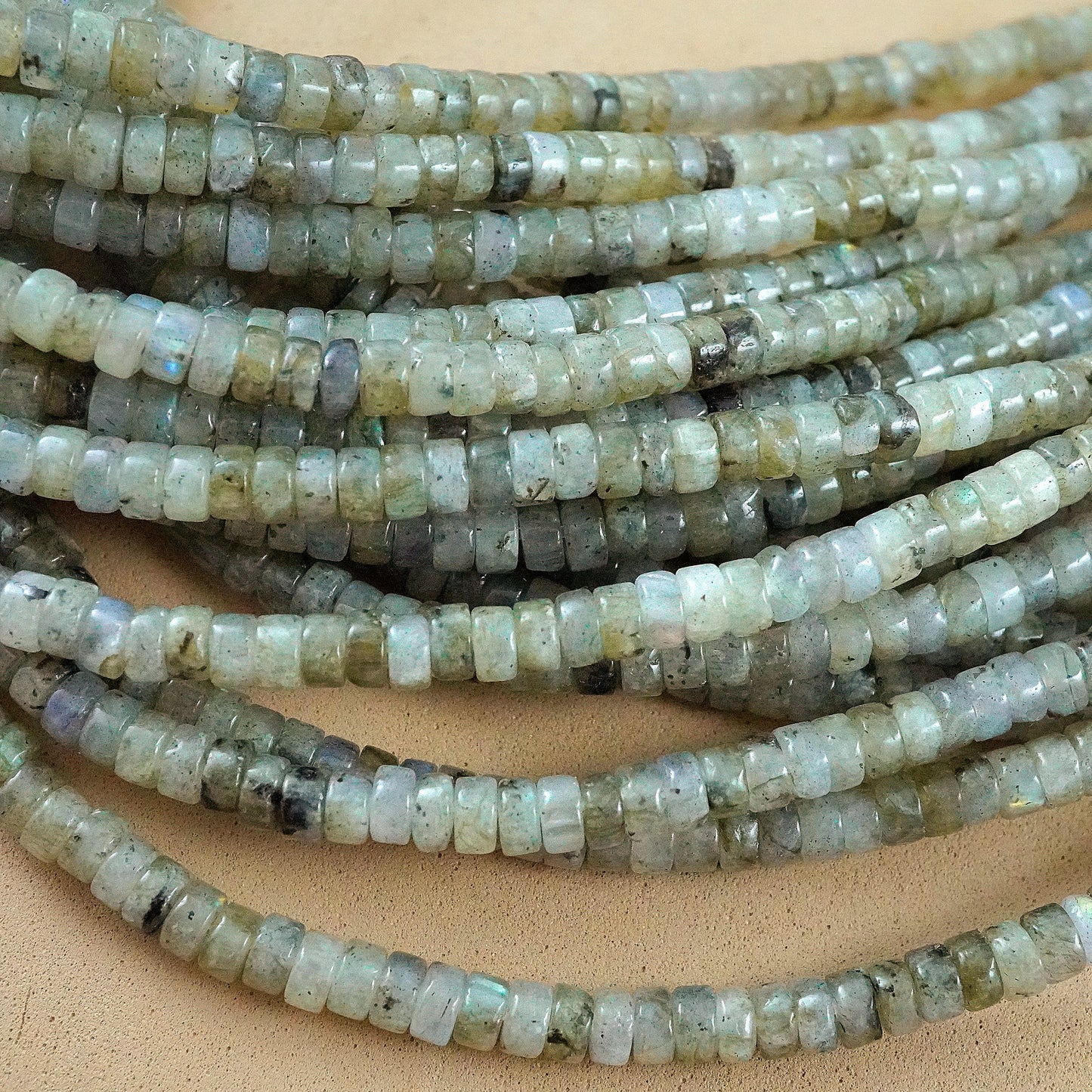 Labradorite (Heishe)(Smooth)(4mm)(15"Strand)