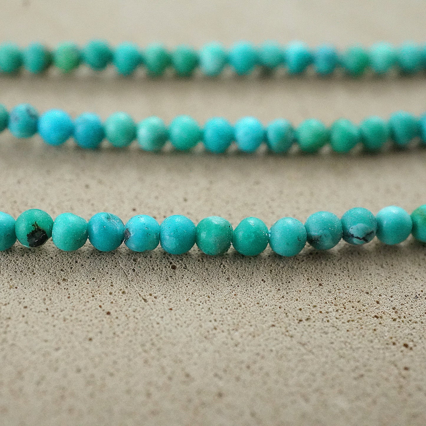 Turquoise (Round)(Smooth)(High Grade)(2mm)(15"Strand)