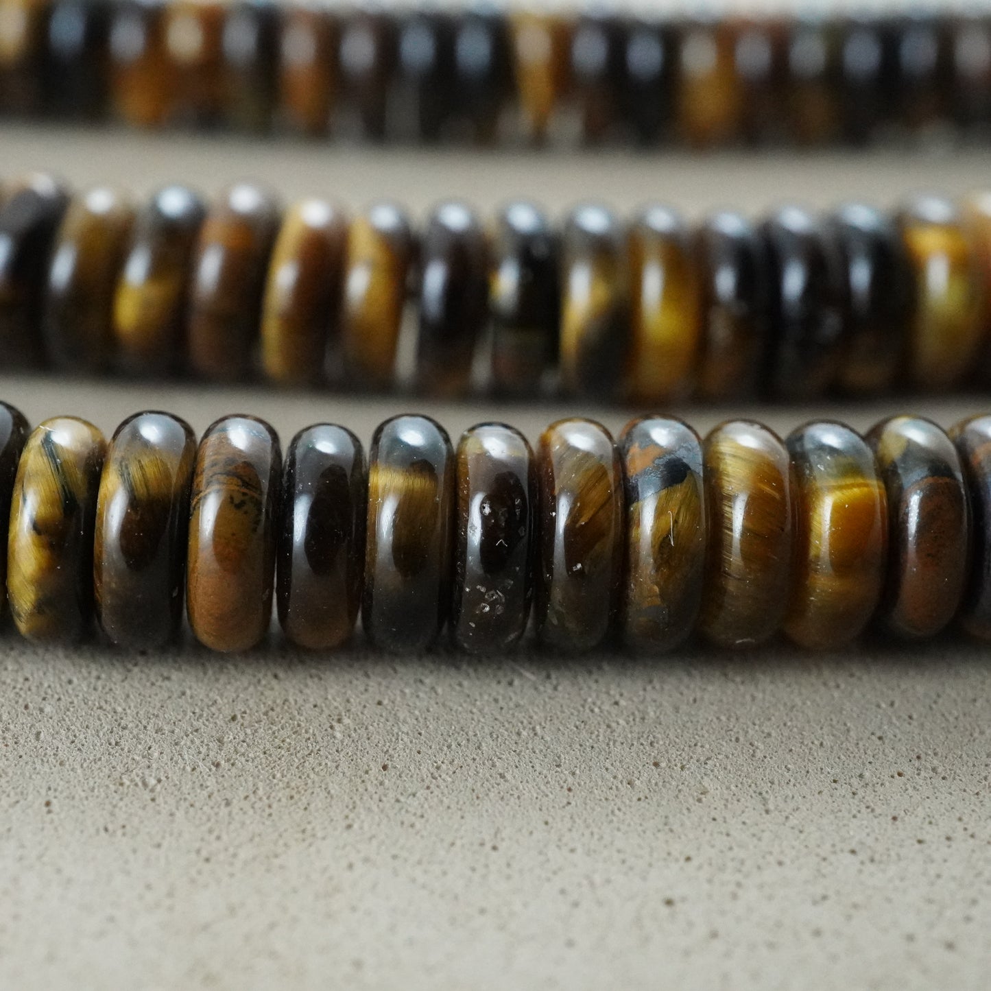 Tiger Eye (Rondelle)(Smooth)(6mmx2mm)(15.5"Strand)