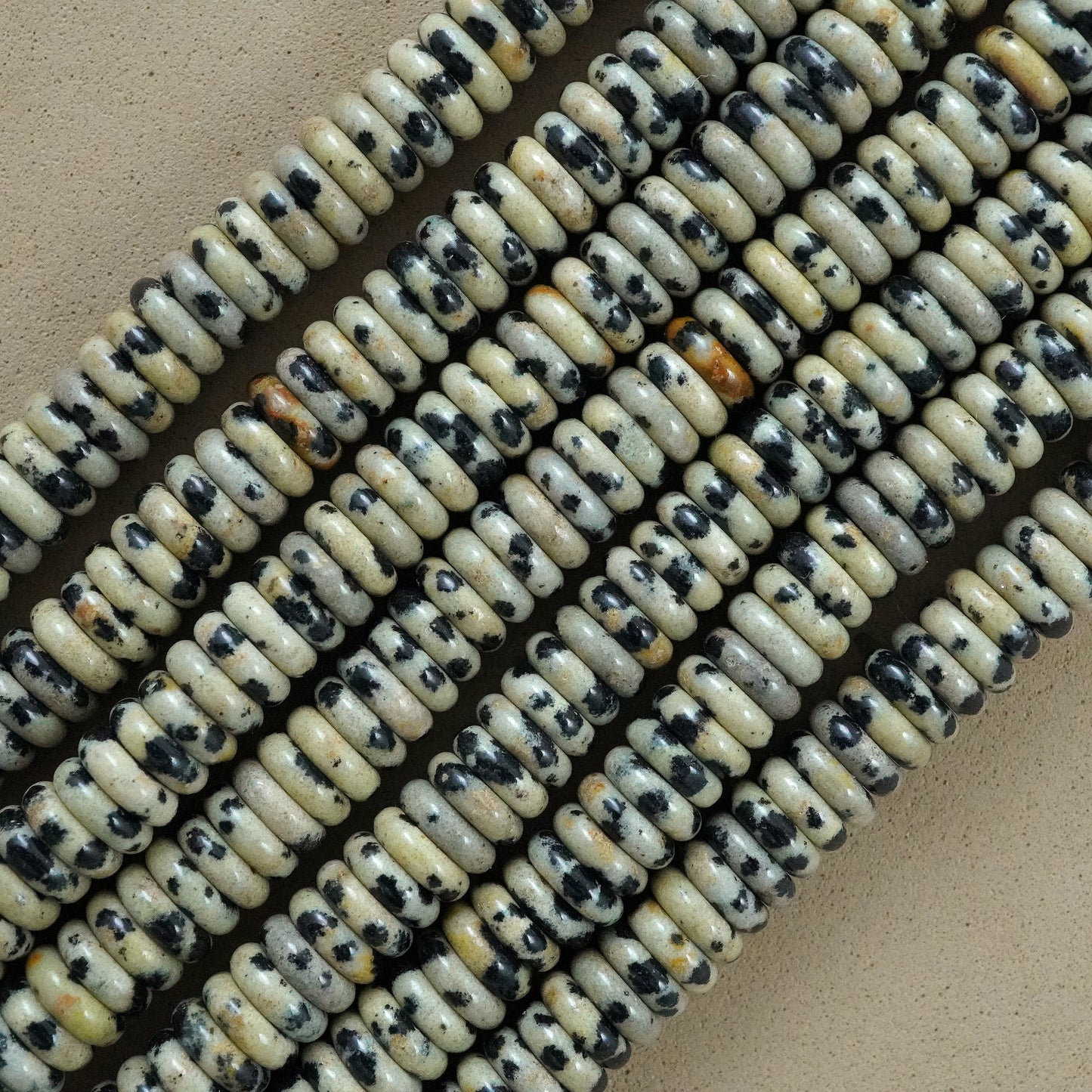 Dalmation Jasper (Rondelle)(Smooth)(6mmx2mm)(15.5"Strand)