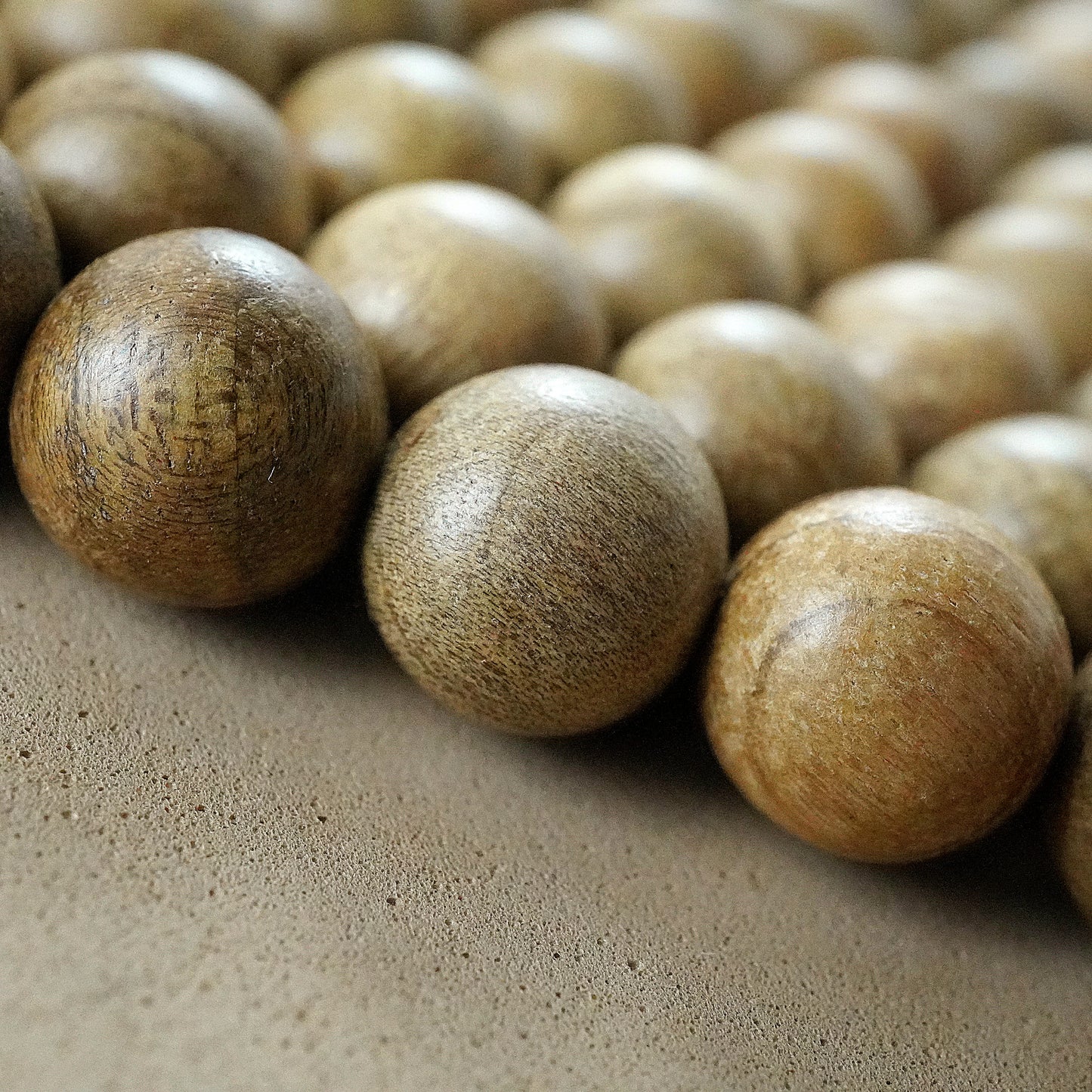 Tugas Wood (Round)(Smooth)(6mm)(8mm)(10mm)(16"Strand)