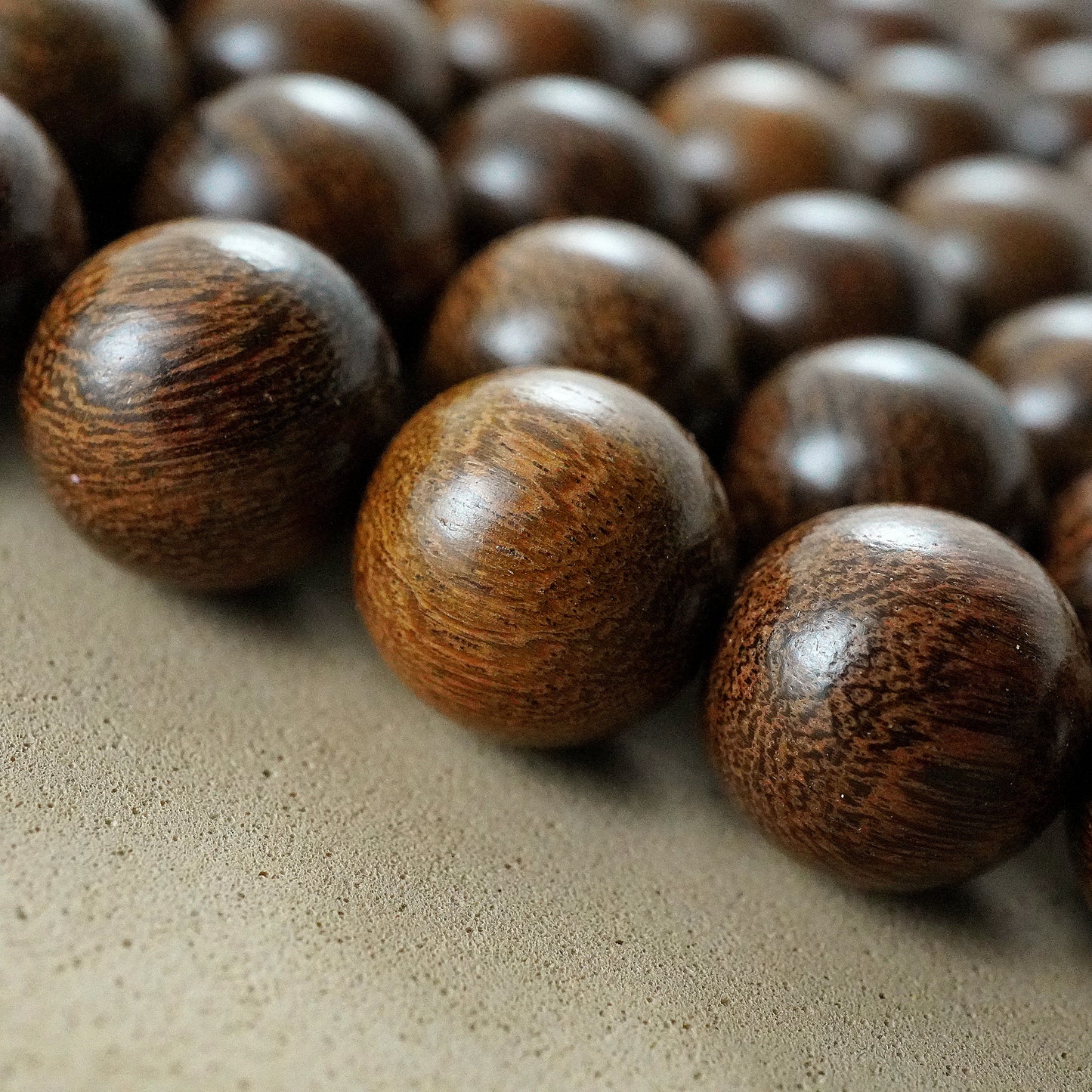 Madre de Cacao Wood (Round)(Smooth)(6mm)(8mm)(10mm)(12mm)(16"Strand)