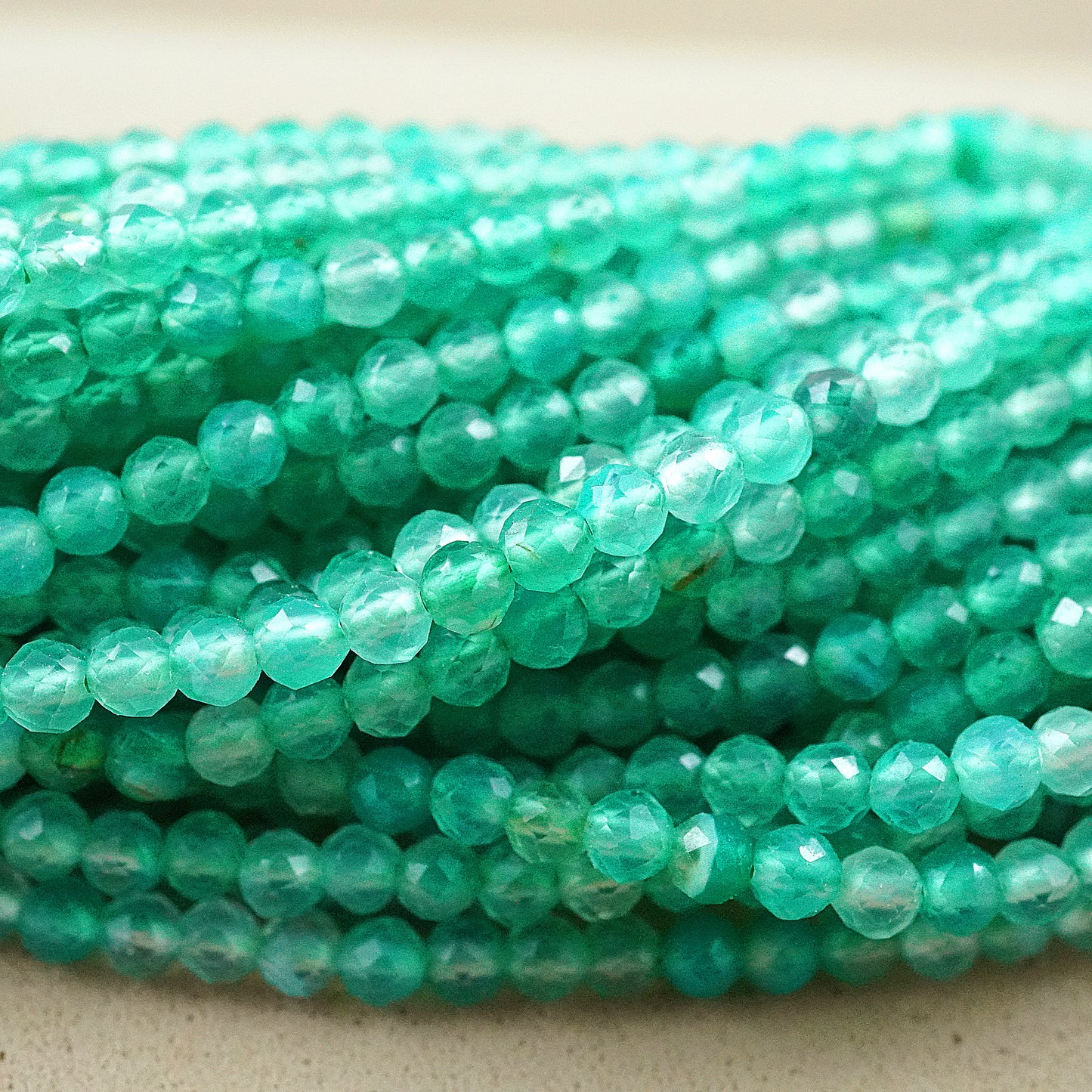 Green Agate (Round)(Micro)(Faceted)(Dyed)(2mm)(15"Strand)