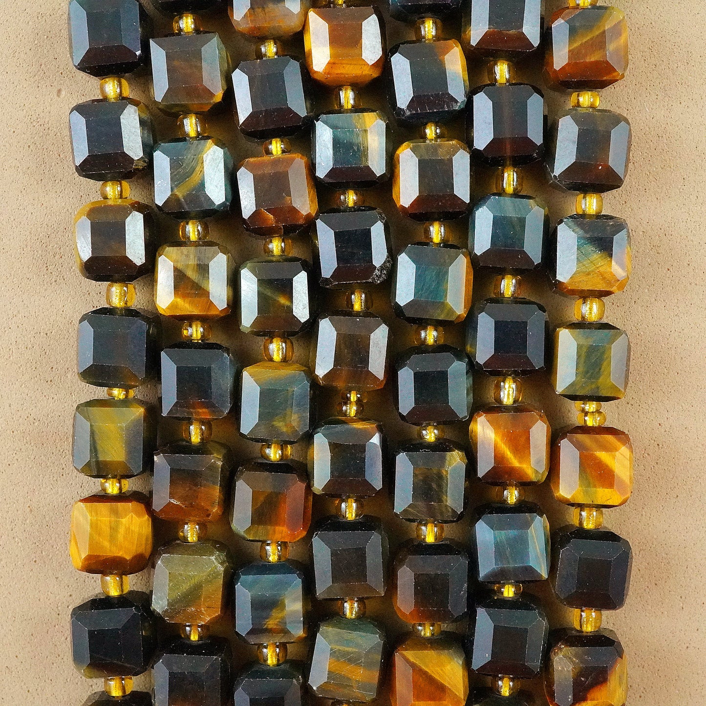 Hawk's Eye (Cube)(Faceted)(8mm)(15"Strand)