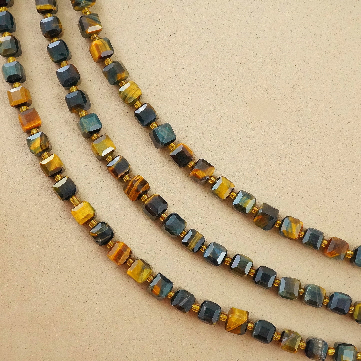 Hawk's Eye (Cube)(Faceted)(8mm)(15"Strand)