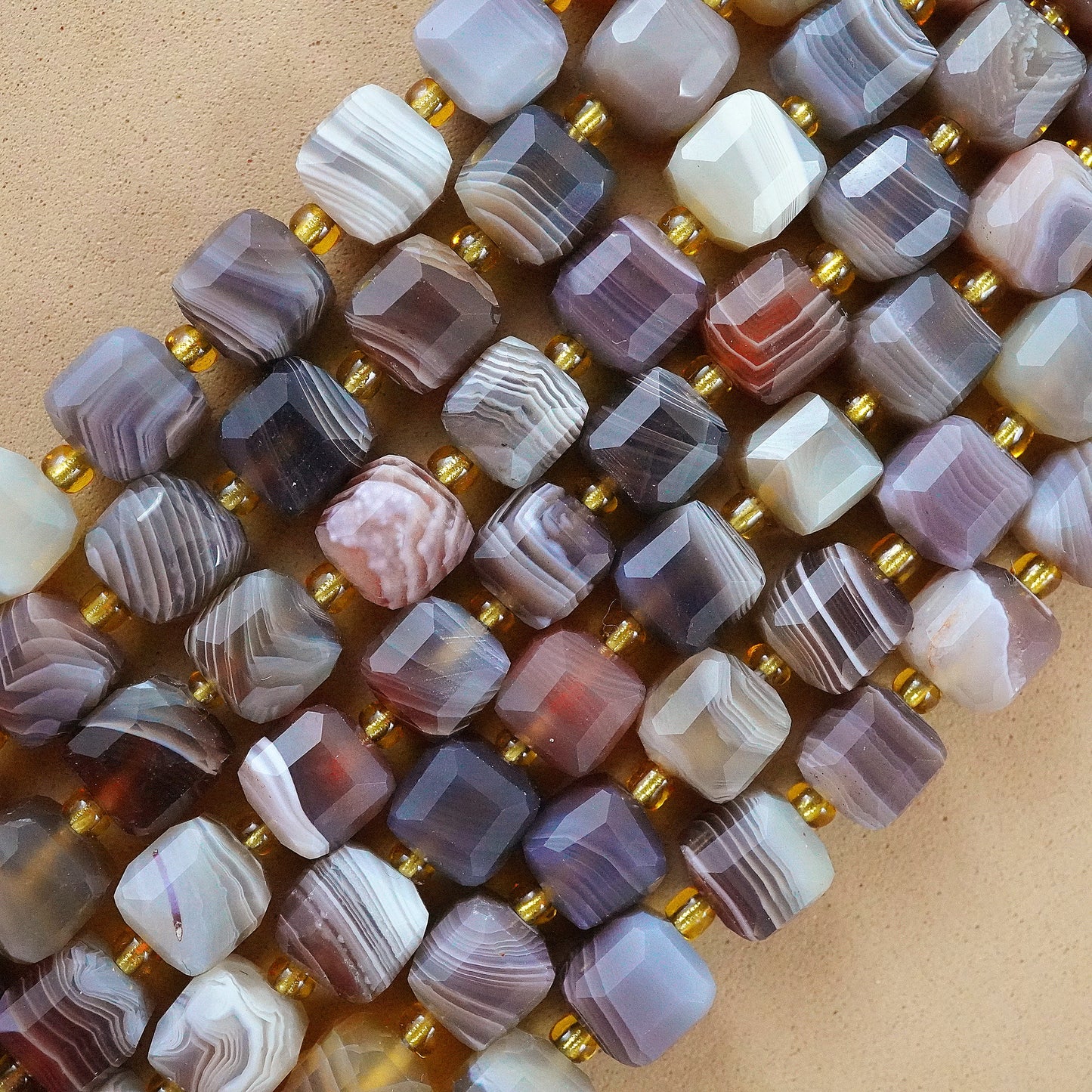Botswana Agate (Cube)(Faceted)(8mm)(15"Strand)