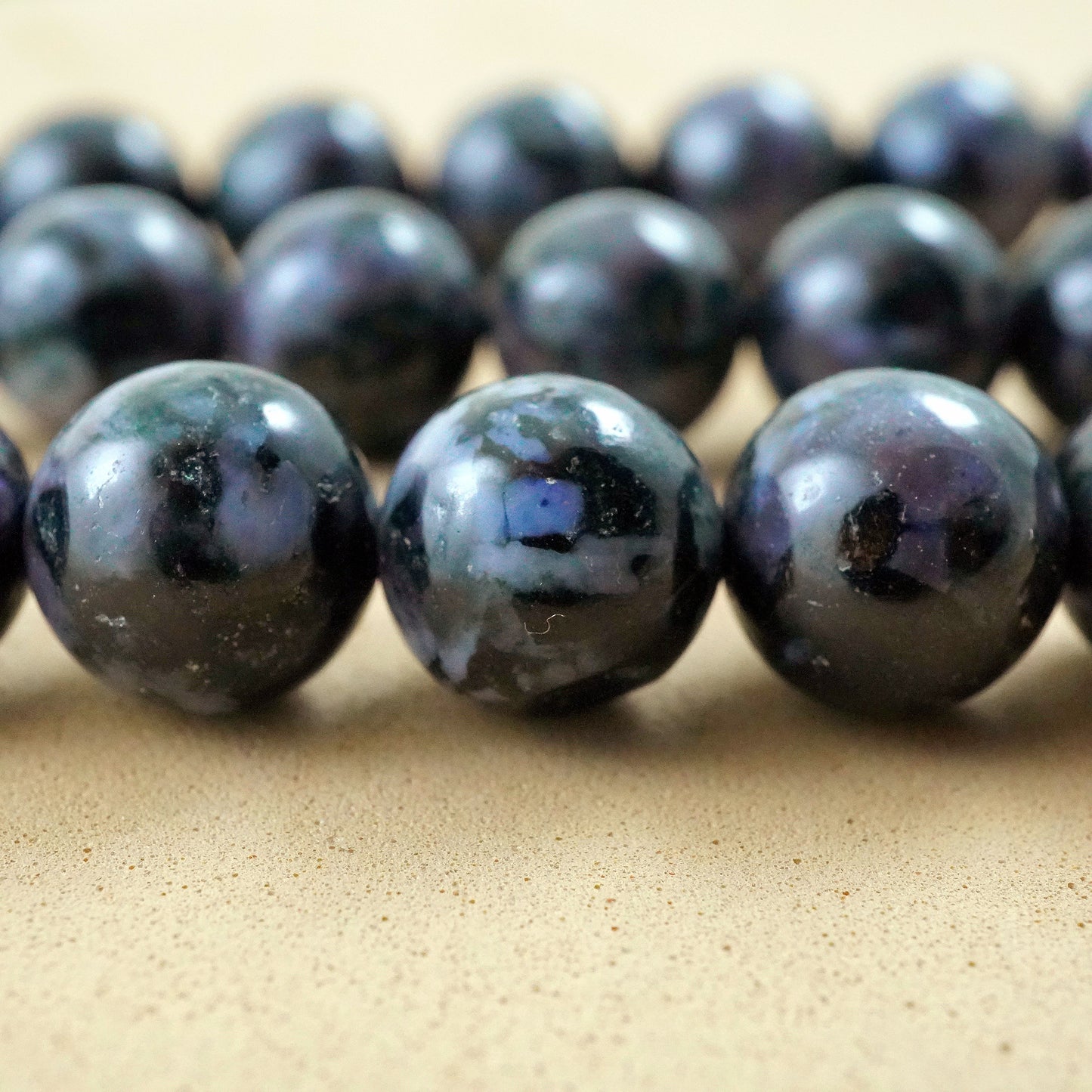 Indigo Gabbro (Round)(Smooth)(6mm)(8mm)(10mm)(15"Strand)