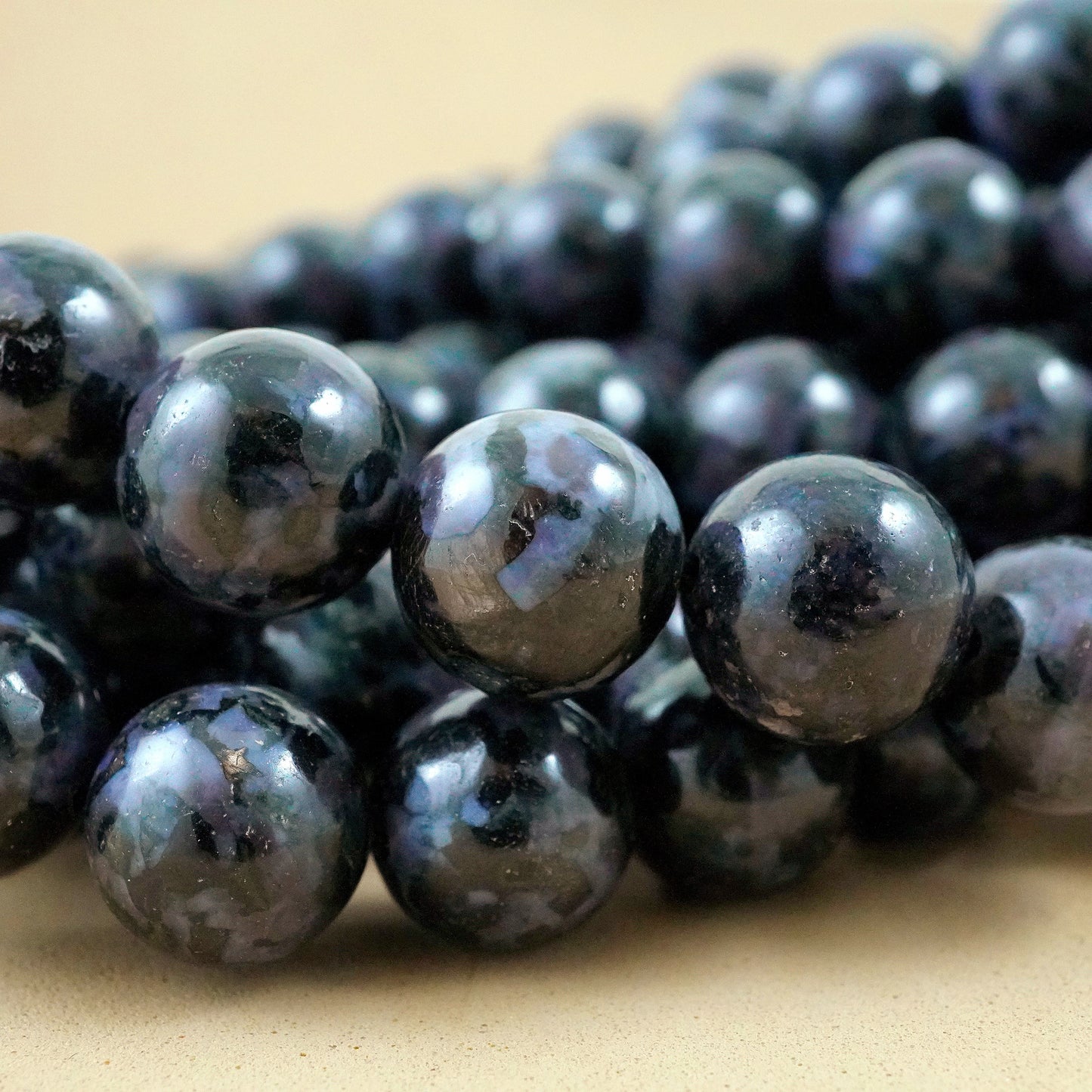 Indigo Gabbro (Round)(Smooth)(6mm)(8mm)(10mm)(15"Strand)