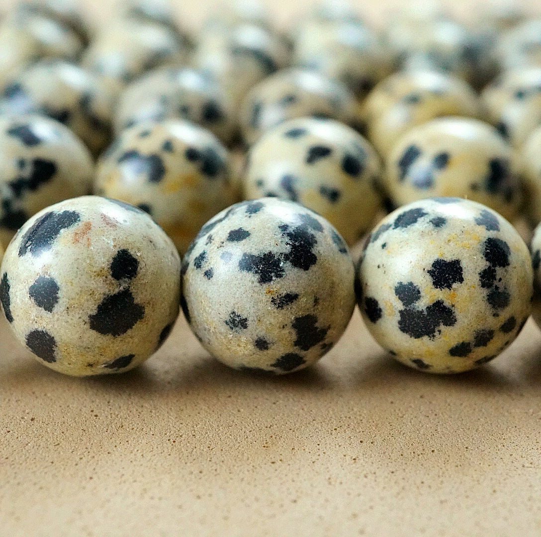 Dalmatian Jasper (Round)(Smooth)(4mm)(6mm)(8mm)(10mm)(12mm)(16"Strand)
