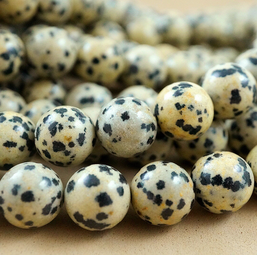 Dalmatian Jasper (Round)(Smooth)(4mm)(6mm)(8mm)(10mm)(12mm)(16"Strand)
