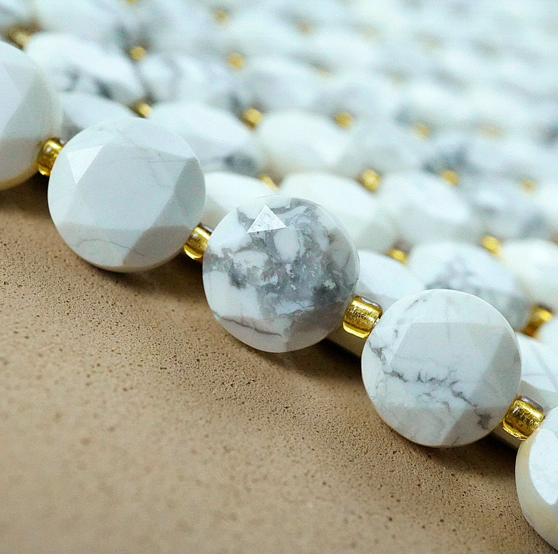 Howlite (Coin)(Micro)(Faceted)(8×4mm)(15"Strand)