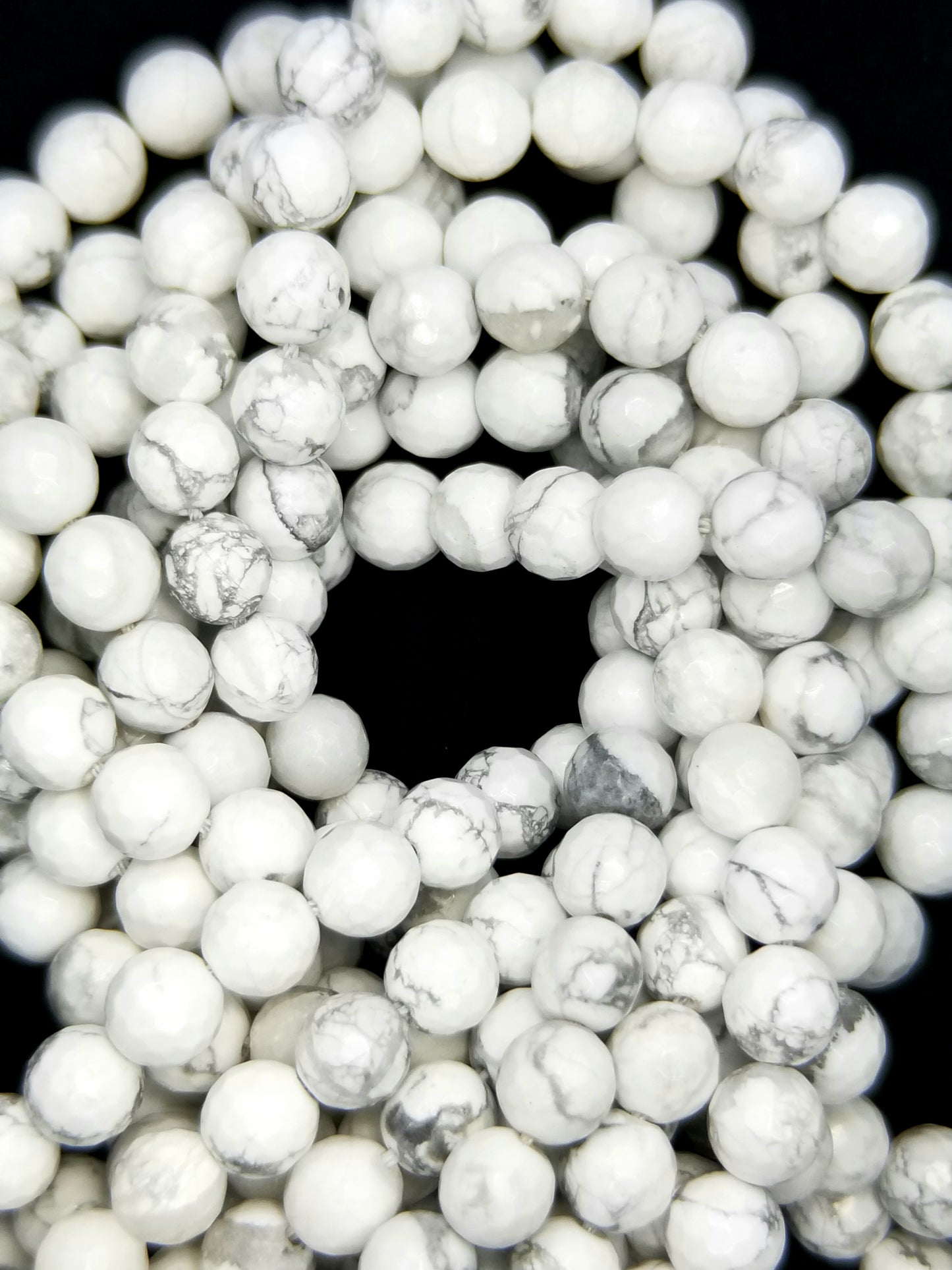 Howlite (Round)(Faceted)(16"Strand)