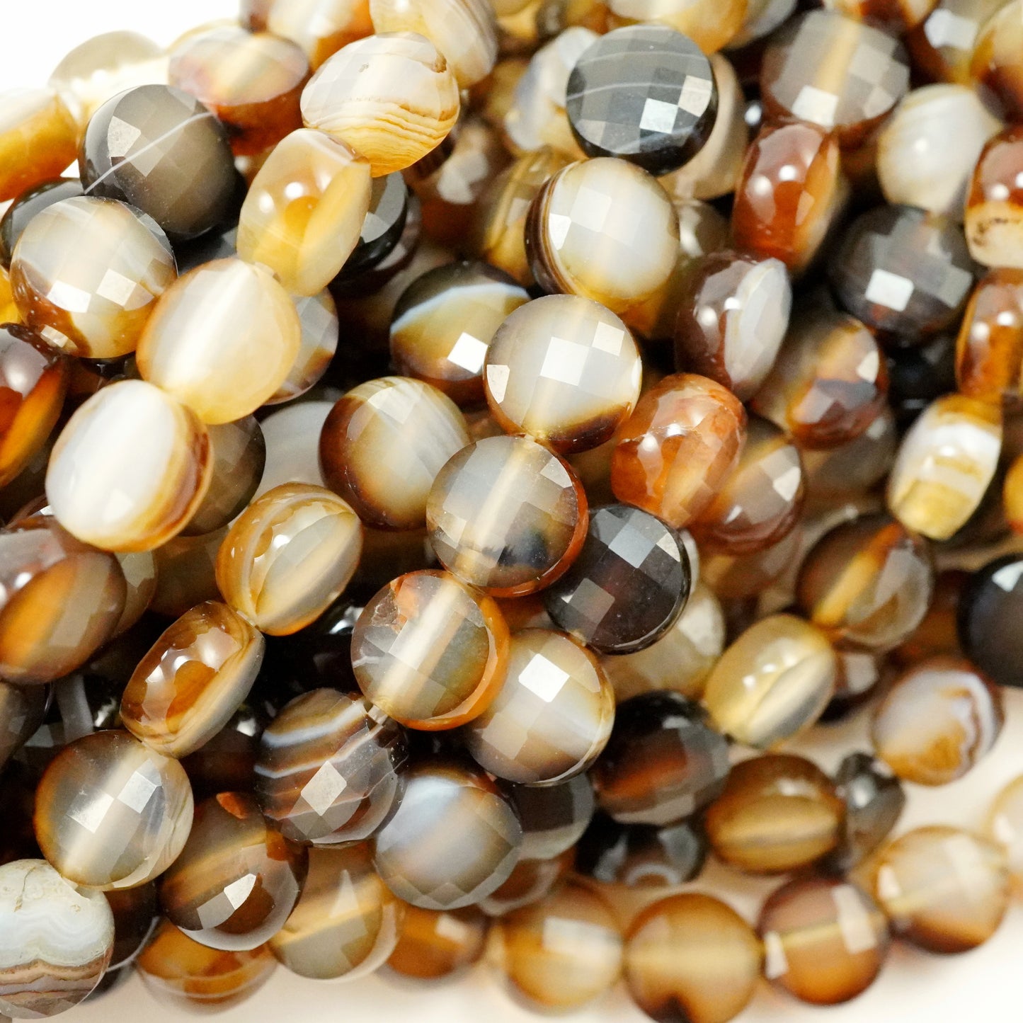 Sardonyx (Coin)(Micro)(Faceted)(6×4mm)(15"Strand)