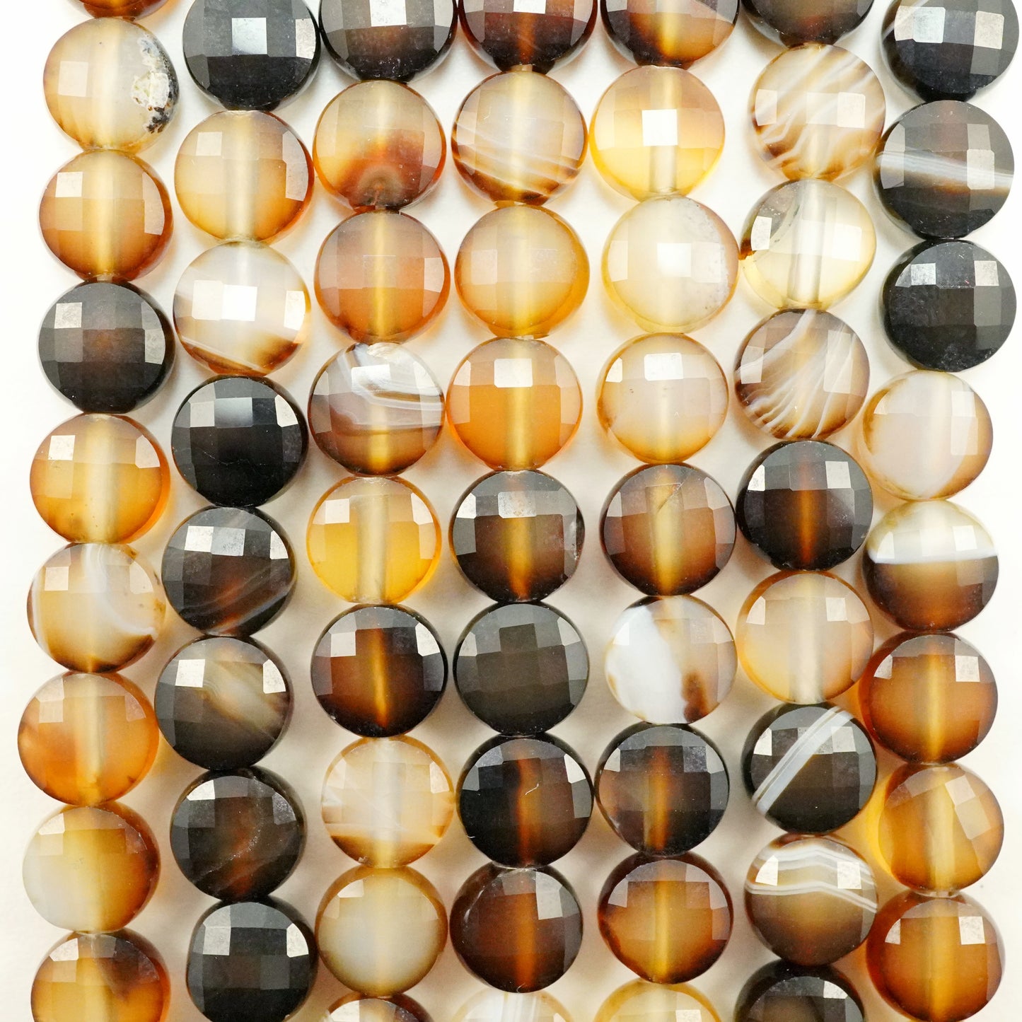 Sardonyx (Coin)(Micro)(Faceted)(6×4mm)(15"Strand)