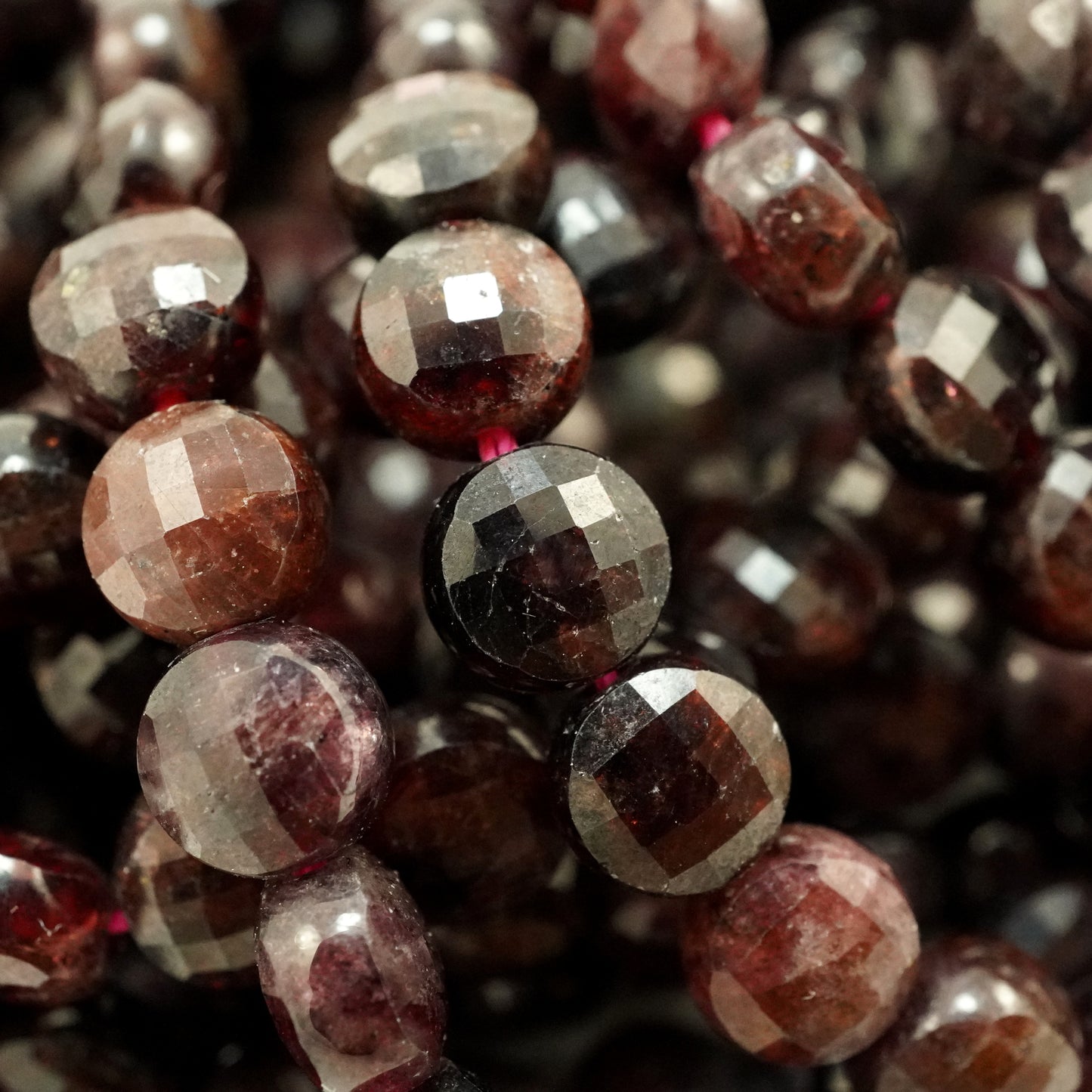 Red Garnet (Coin)(Micro)(Faceted)(6×4mm)(15"Strand)