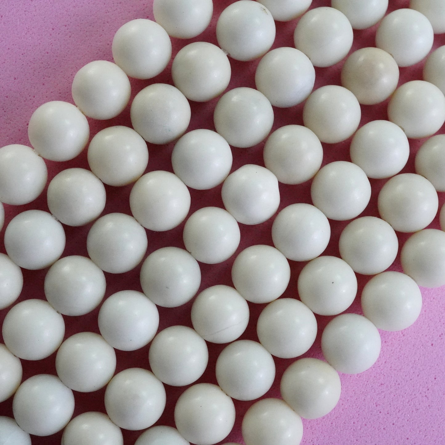 Bamboo Coral (Round)(Smooth)(8mm)(16"Strand)