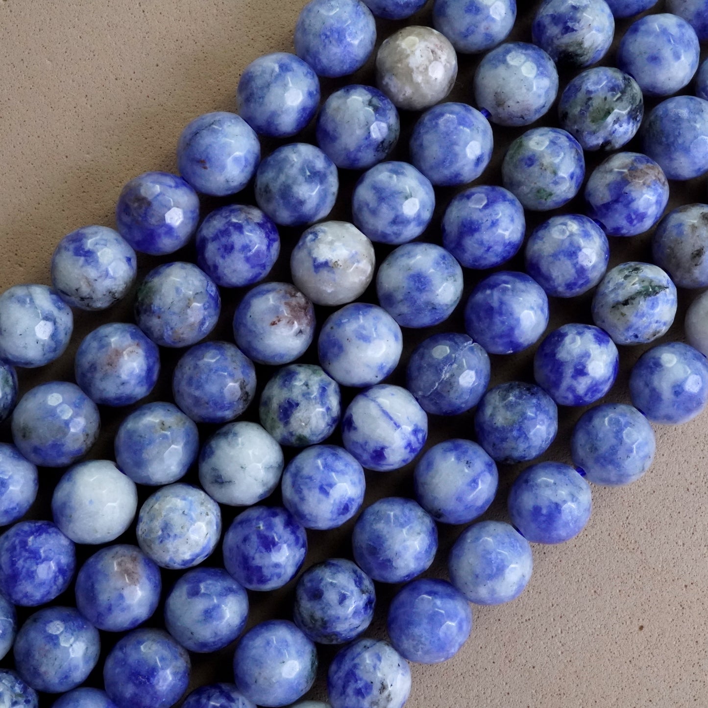 Light Sodalite (Round)(Faceted)(4mm)(6mm)(8mm)(10mm)(16"Strand)