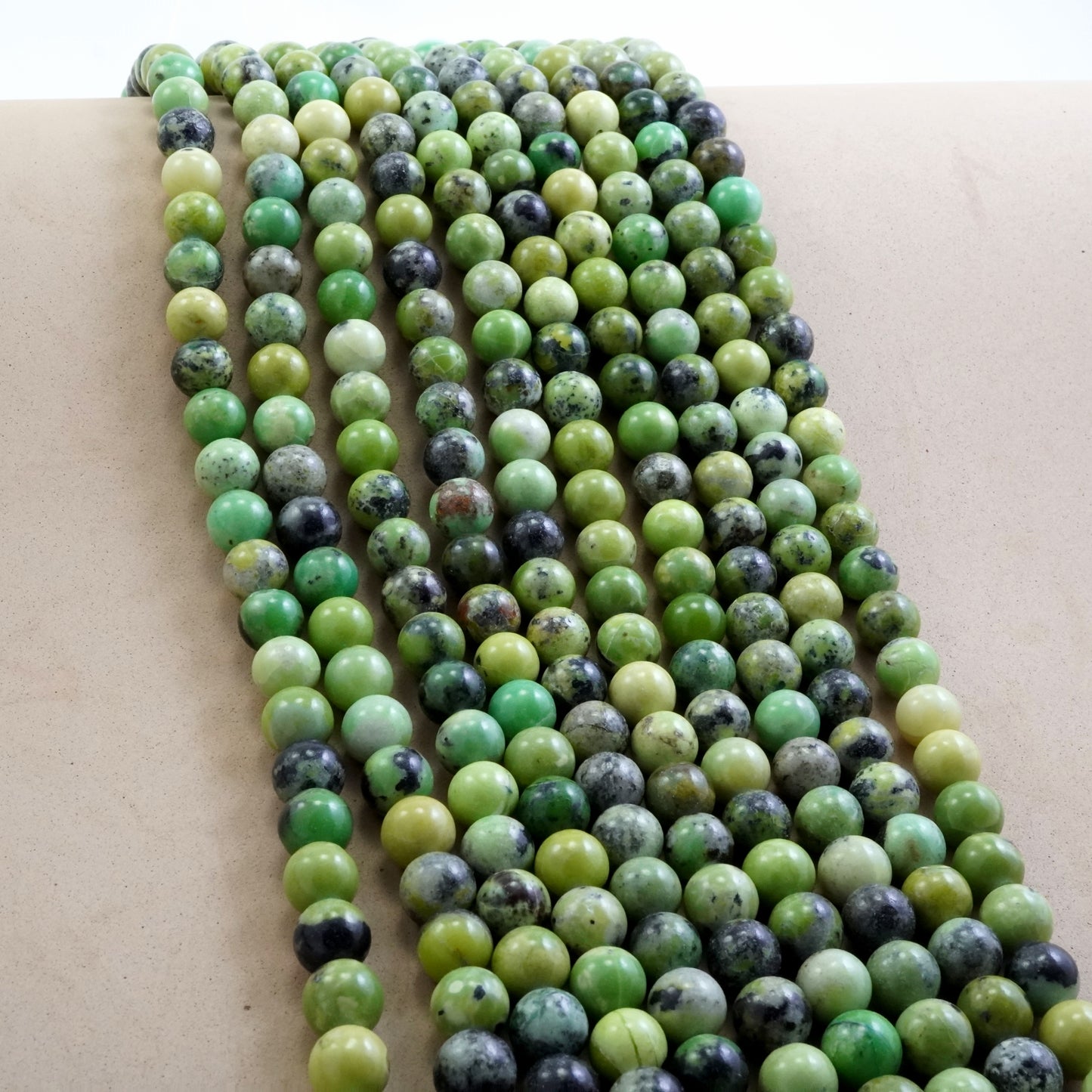 Green Serpentine (Round)(Smooth)(4mm)(6mm)(8mm)(10mm)(16"Strand)