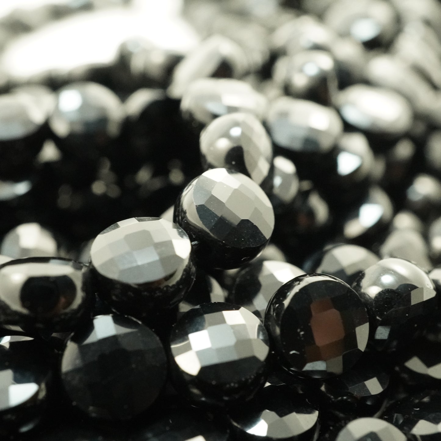 Black Onyx (Coin)(Micro)(Faceted)(6×4mm)(15"Strand)
