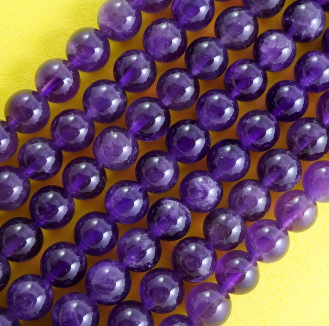 Amethyst (Round)(Smooth)(4mm)(6mm)(8mm)(10mm)(12mm)(16"Strand)