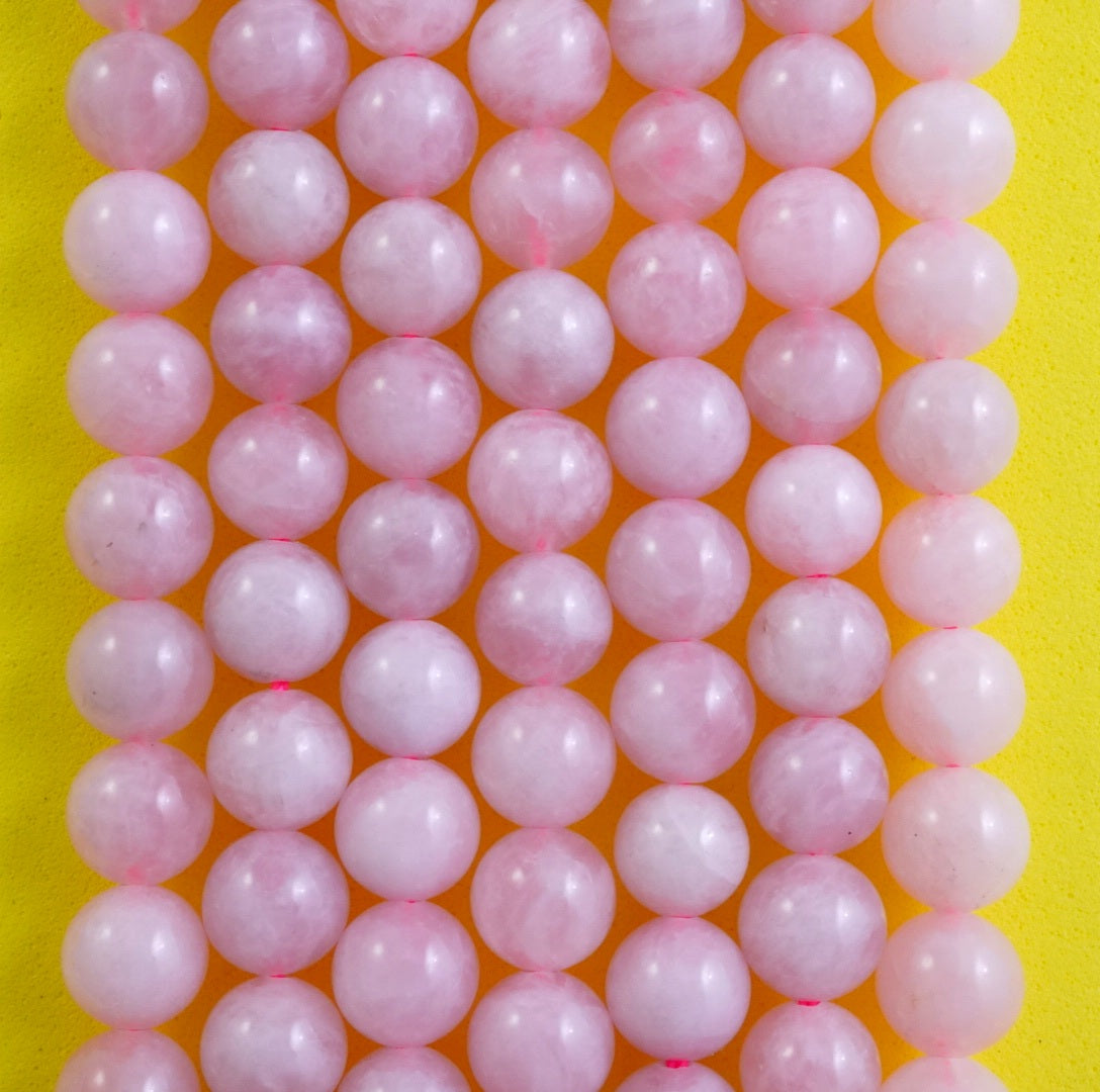 Madagascar Rose Quartz (Round)(Smooth)(4mm)(6mm)(8mm)(10mm)(16"Strand)
