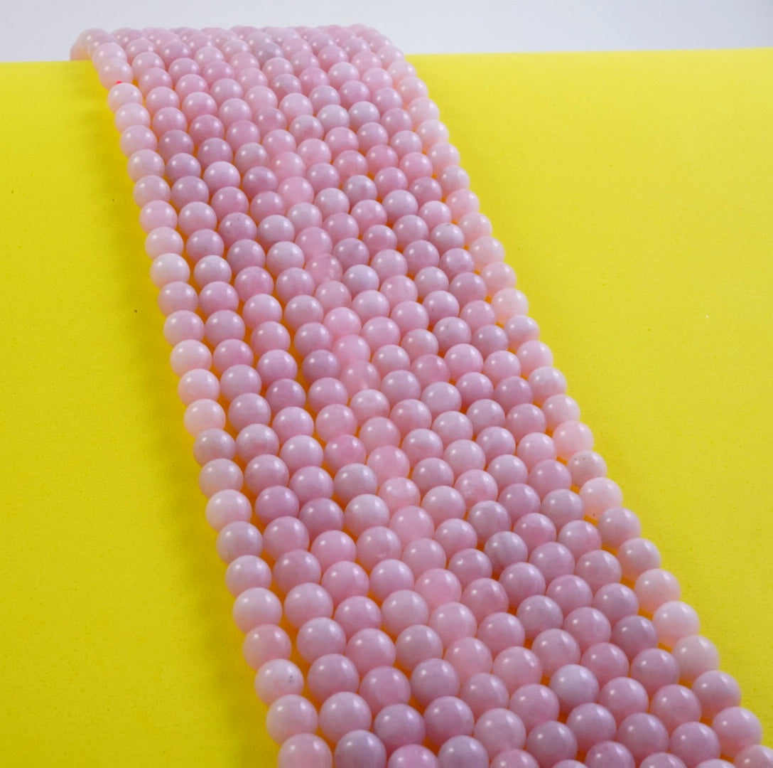 Madagascar Rose Quartz (Round)(Smooth)(4mm)(6mm)(8mm)(10mm)(16"Strand)