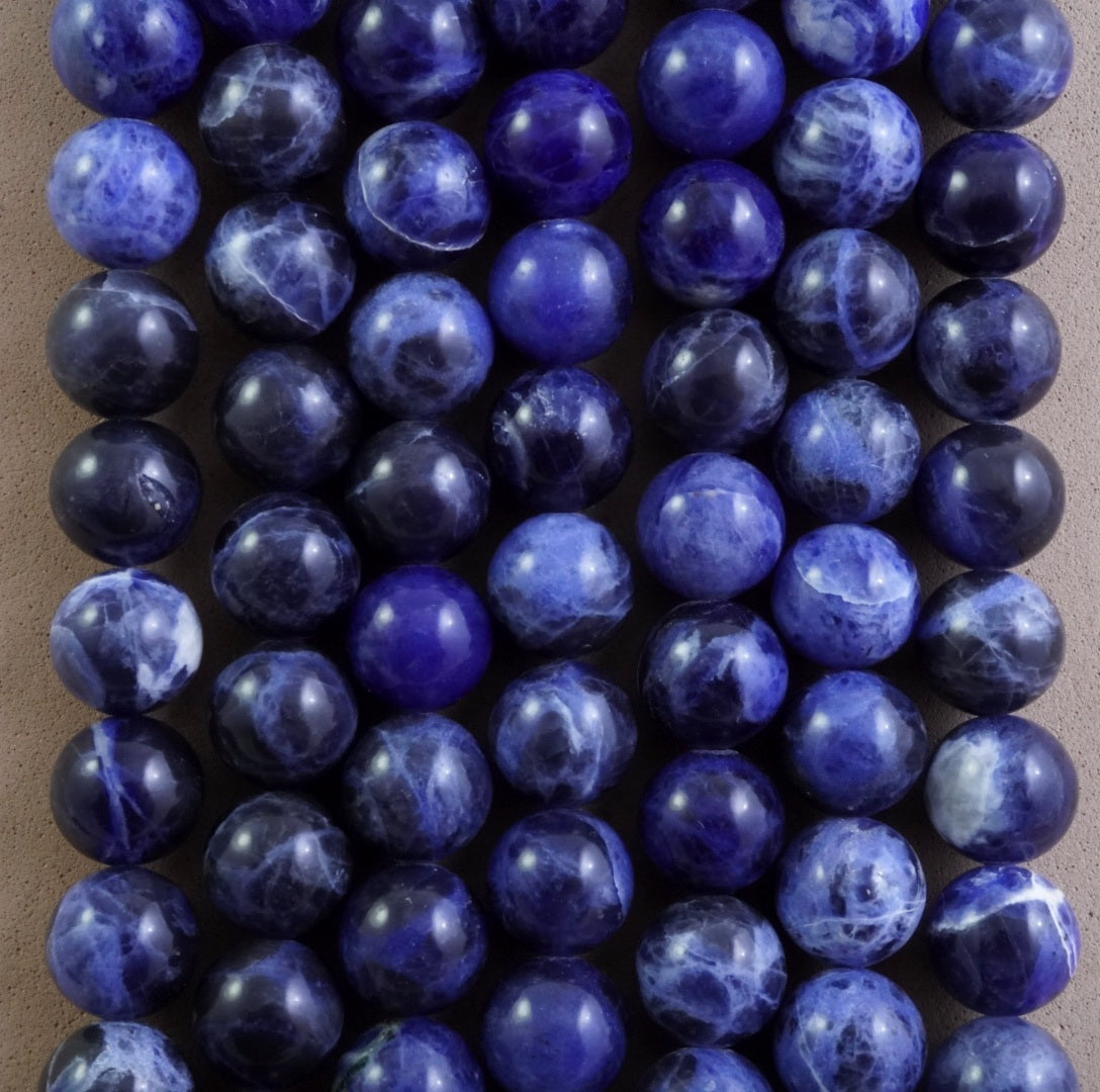 Sodalite (Round)(Smooth)(4mm)(6mm)(8mm)(10mm)(12mm)(16"Strand)