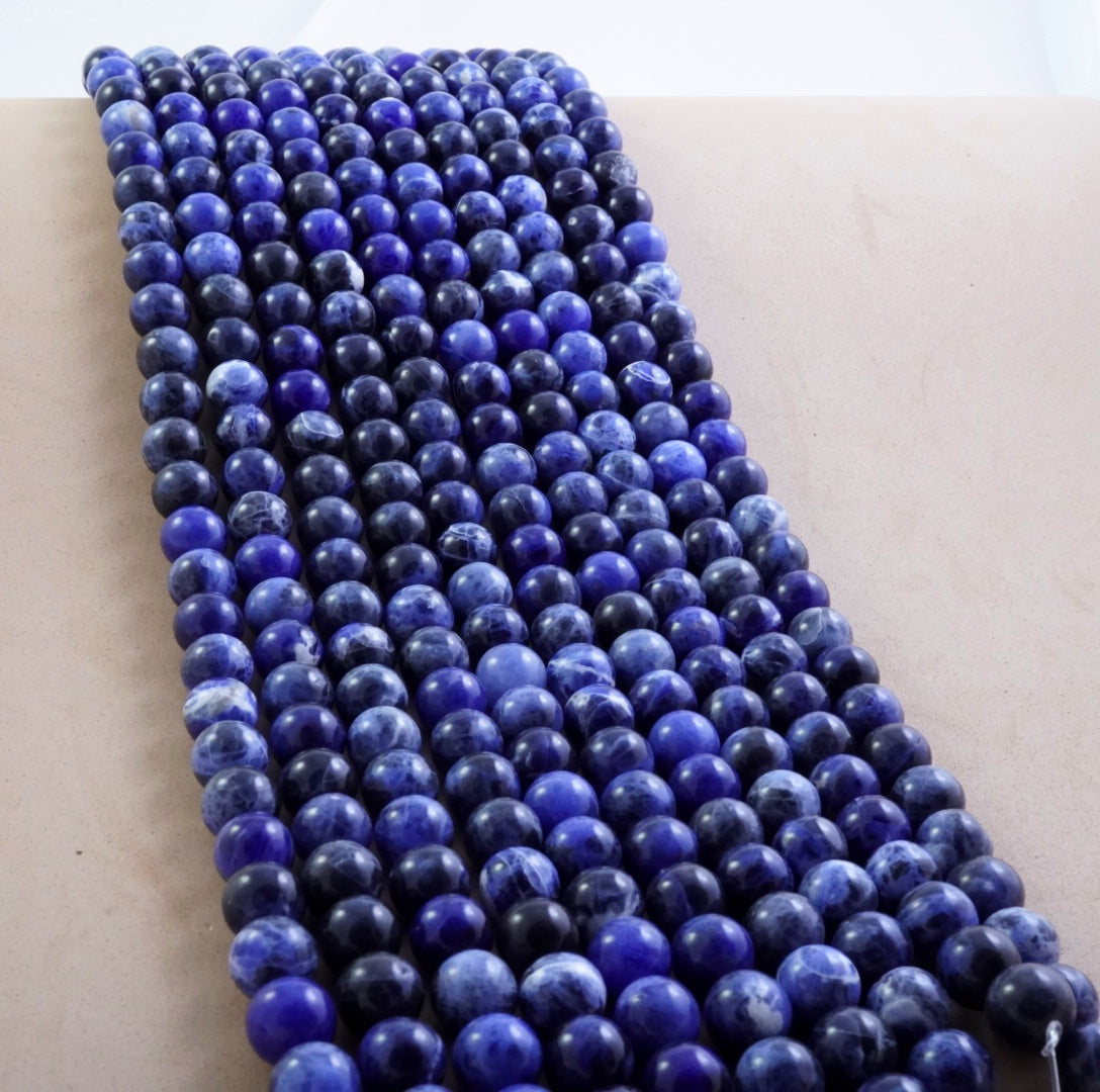 Sodalite (Round)(Smooth)(4mm)(6mm)(8mm)(10mm)(12mm)(16"Strand)