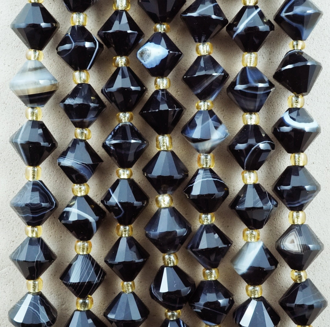 Sardonyx (Bicone)(Faceted)(8mm)(16"Strand)