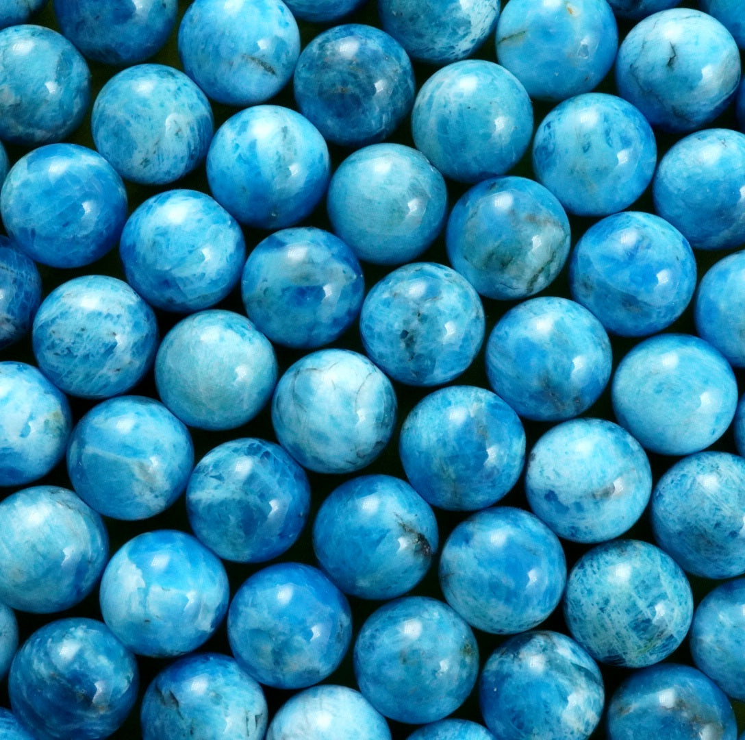 Blue Apatite (Round)(Smooth)(4mm)(6mm)(8mm)(10mm)(12mm)(16"Strand)