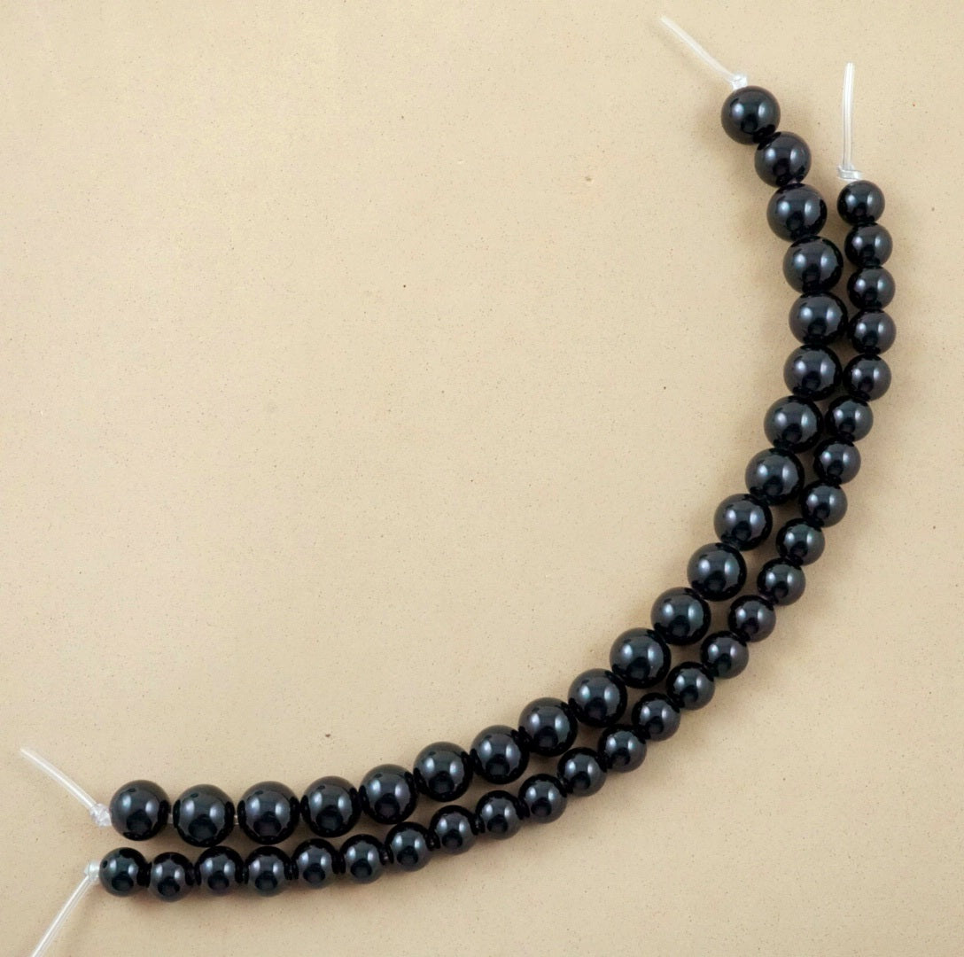 Black Onyx (Large Hole)(Round)(Smooth)(8mm)(10mm)(8"Strand)