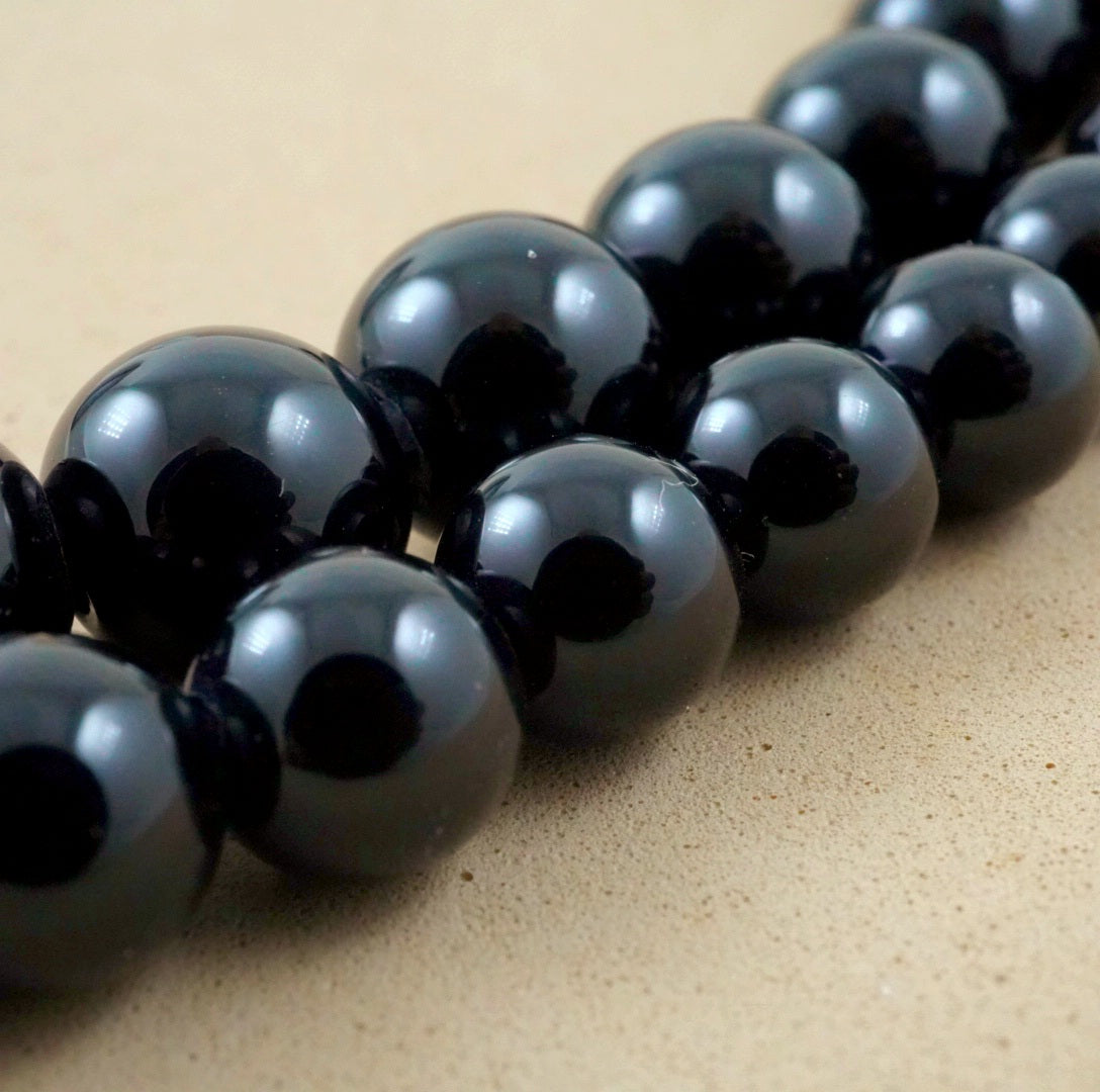 Black Onyx (Large Hole)(Round)(Smooth)(8mm)(10mm)(8"Strand)
