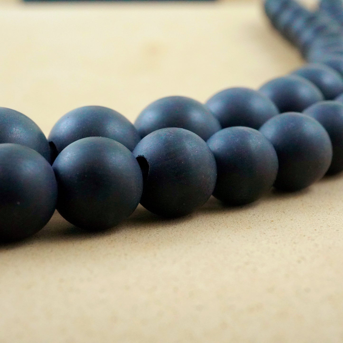 Black Onyx (Large Hole)(Round)(Matte)(8mm)(10mm)(8"Strand)