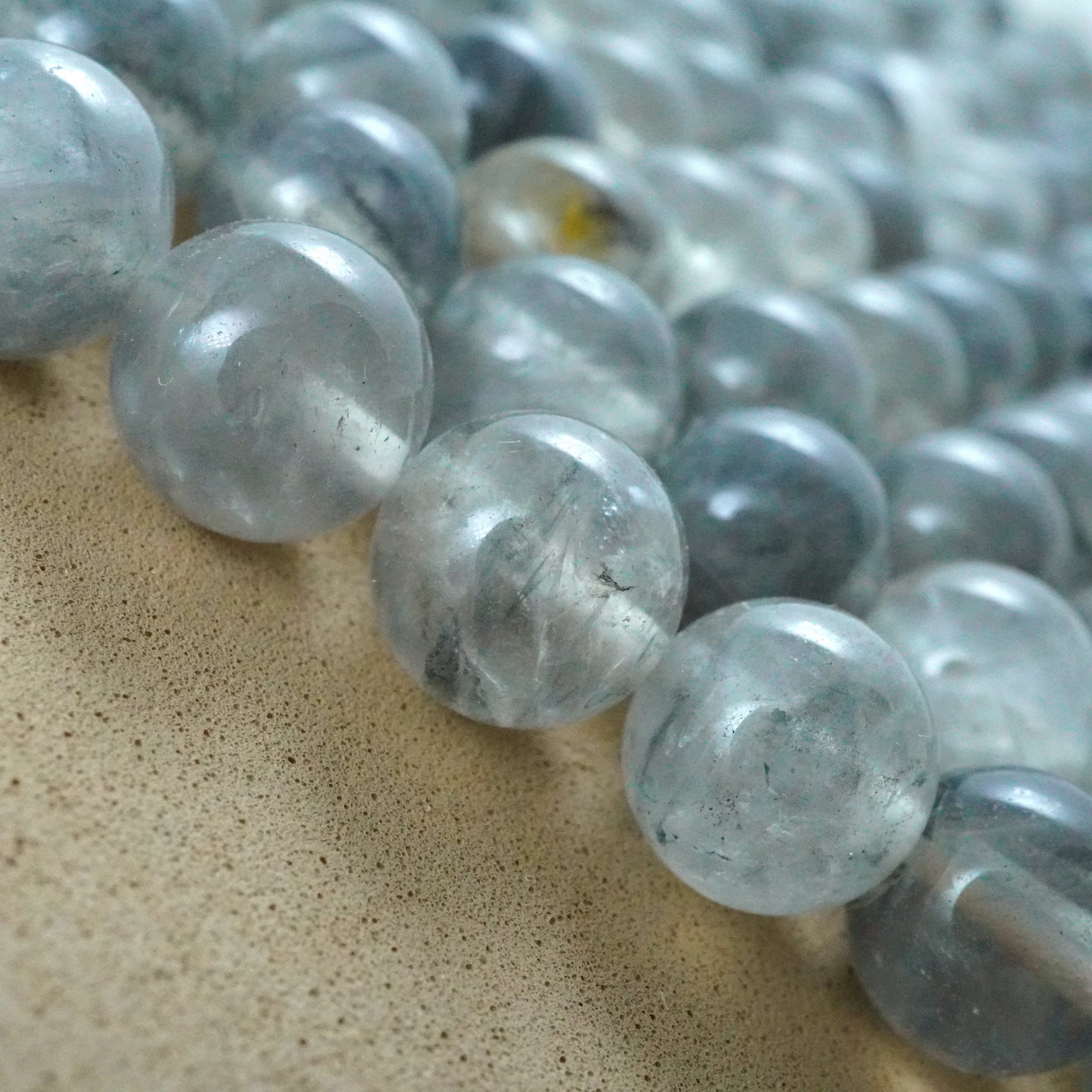 Cloudy Quartz (Round)(Smooth)(4mm)(6mm)(8mm)(10mm)(12mm)(16"Strand)