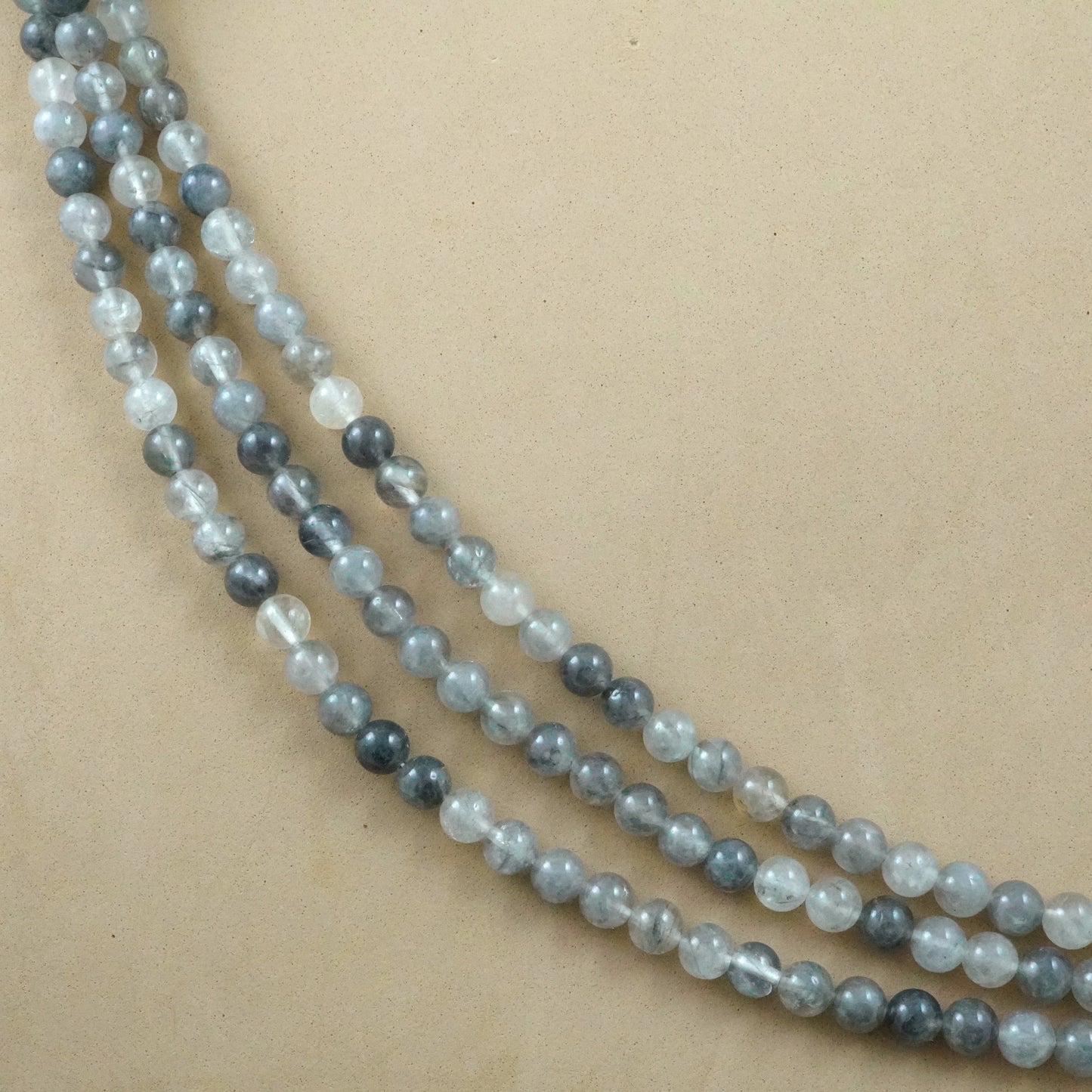Cloudy Quartz (Round)(Smooth)(4mm)(6mm)(8mm)(10mm)(12mm)(16"Strand)