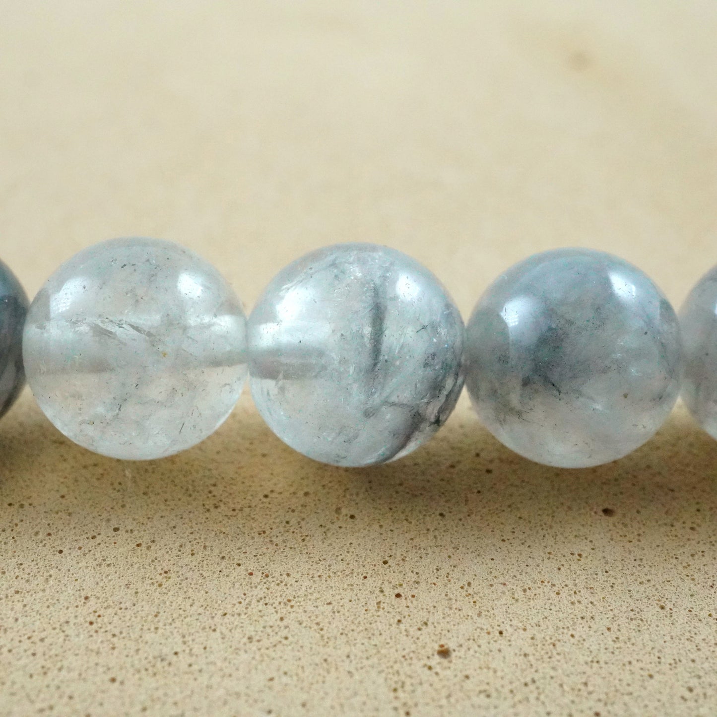 Cloudy Quartz (Round)(Smooth)(4mm)(6mm)(8mm)(10mm)(12mm)(16"Strand)