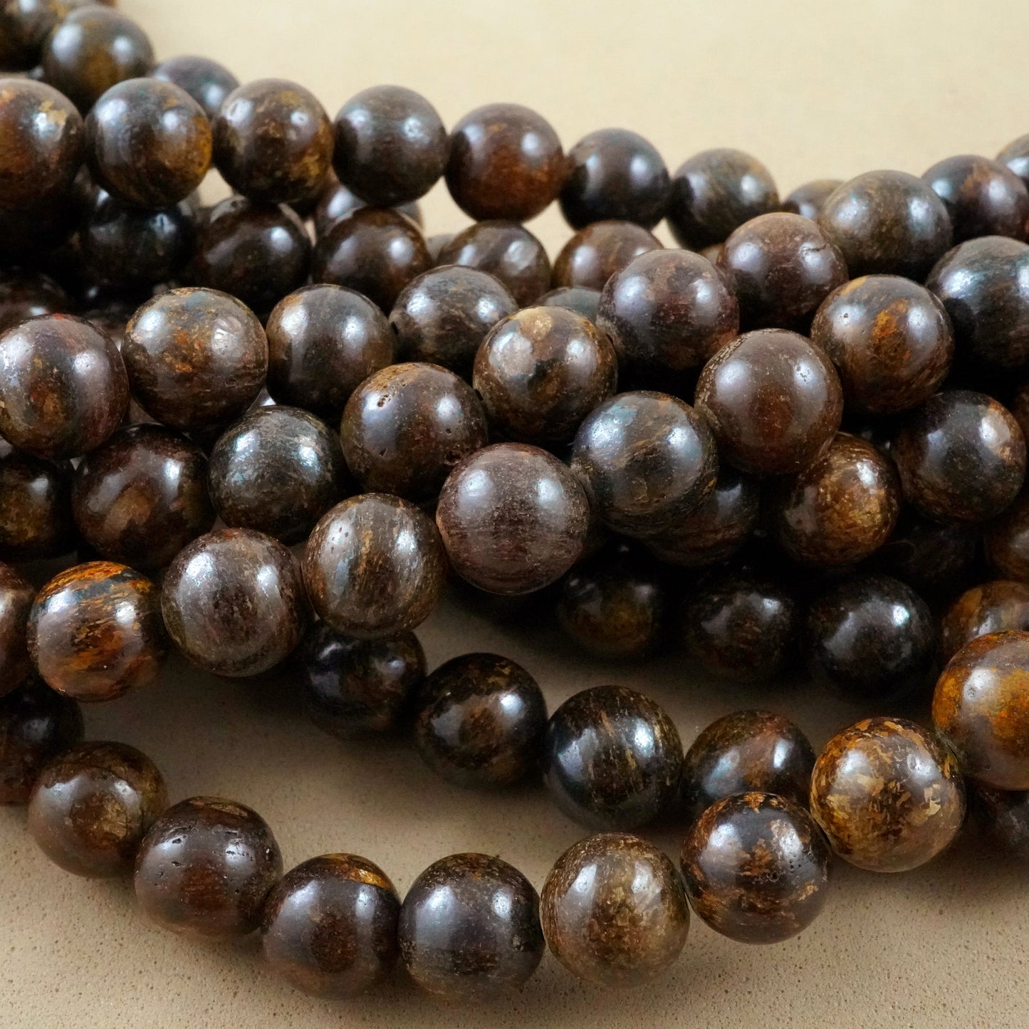 Bronzite (Round)(Smooth)(4mm)(6mm)(8mm)(10mm)(12mm)(16"Strand)