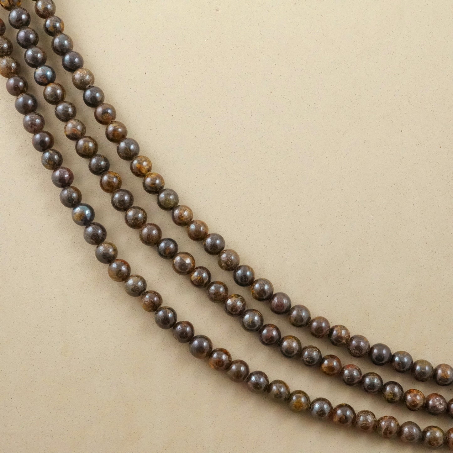 Bronzite (Round)(Smooth)(4mm)(6mm)(8mm)(10mm)(12mm)(16"Strand)