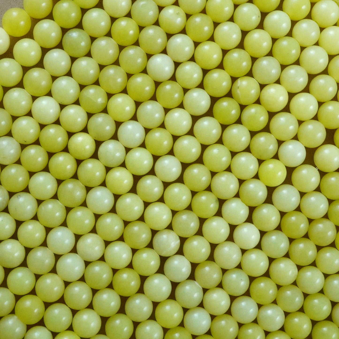 Olive Jade (Round)(Smooth)(4mm)(6mm)(8mm)(10mm)(12mm)(16"Strand)
