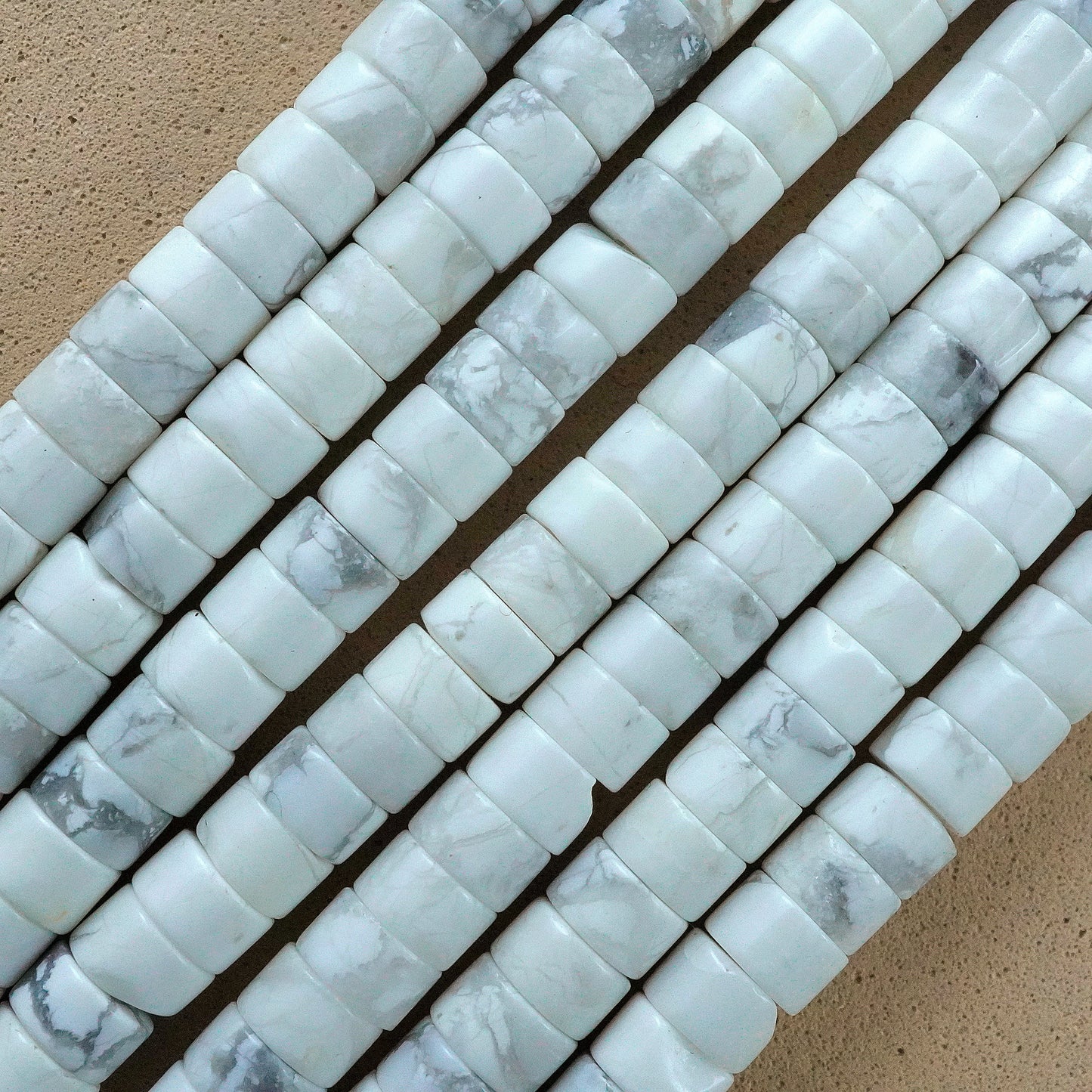 Howlite (Heishe)(Smooth)(4mm)(15"Strand)