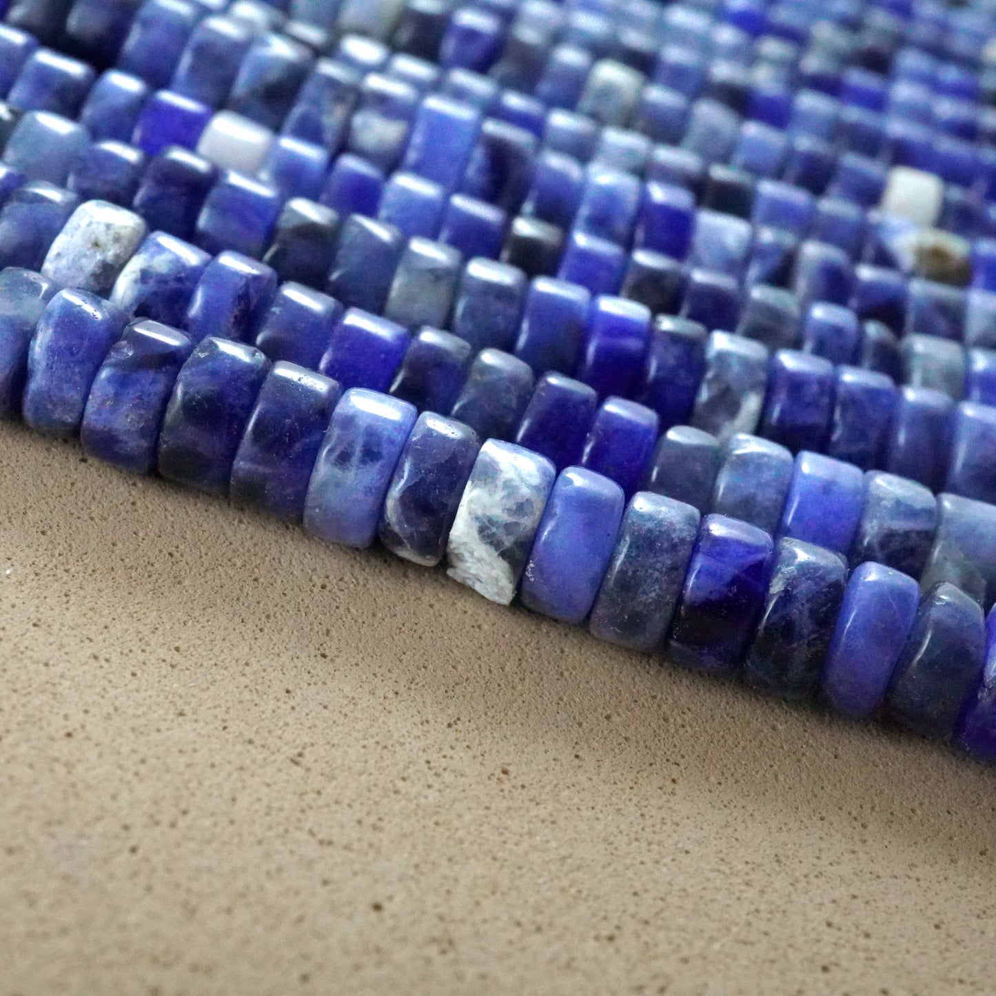 Sodalite (Heishe)(Smooth)(4mm)(15"Strand)